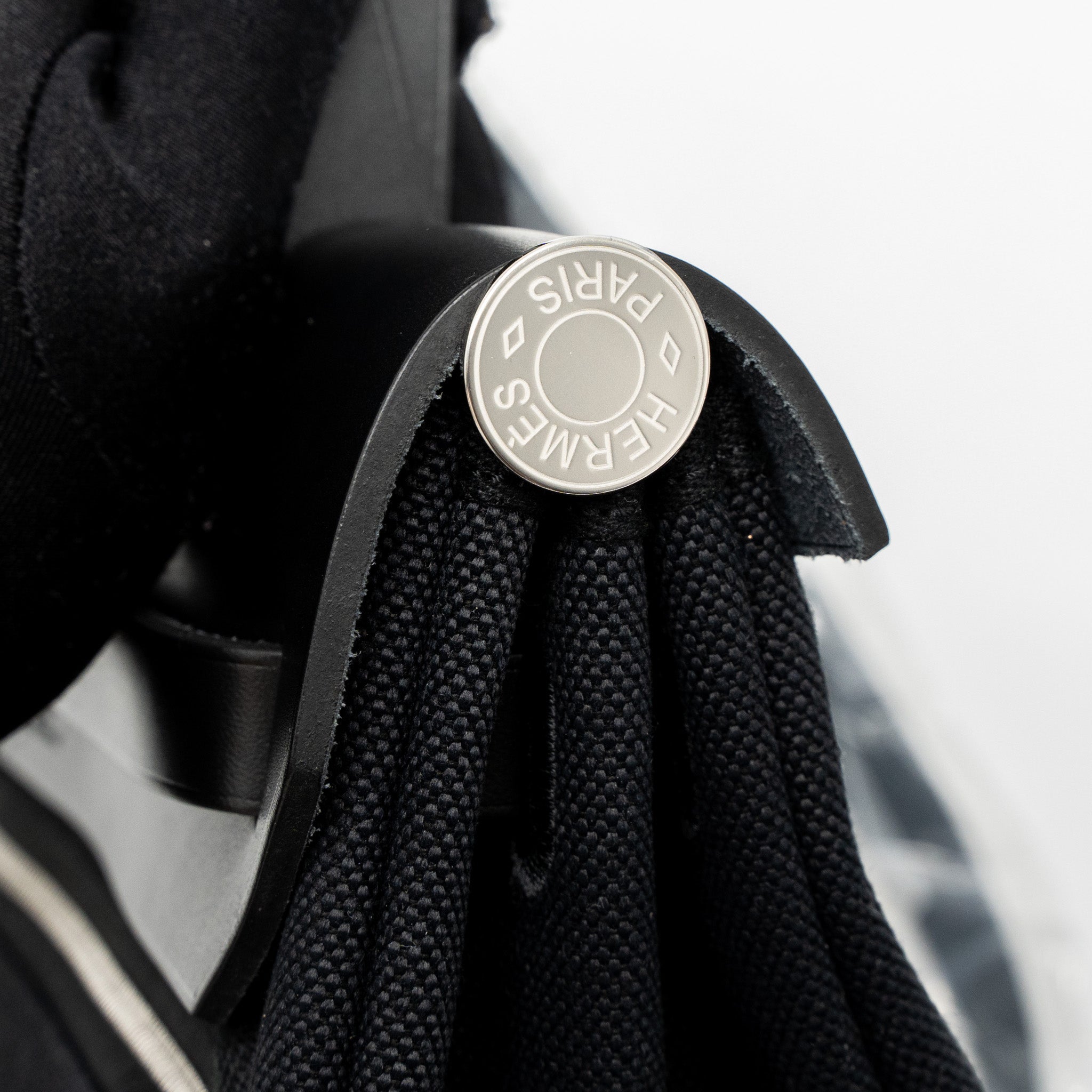 hermes-herbag-zip-31-bag-retourne-toile-militaries-black-shw-stamp-u