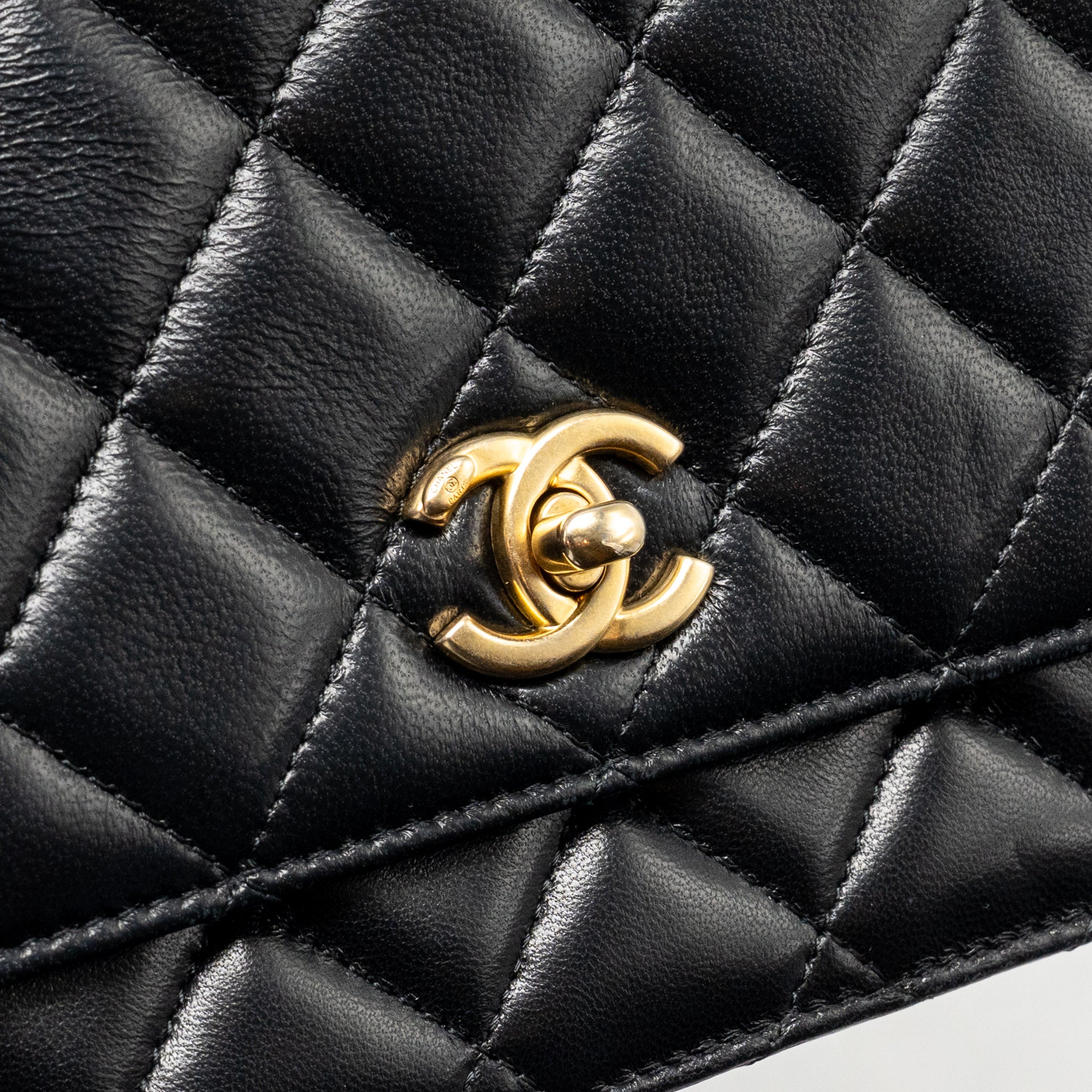 chanel-pearl-crush-wallet-on-chain-lambskin-black-ghw-microchip-copy