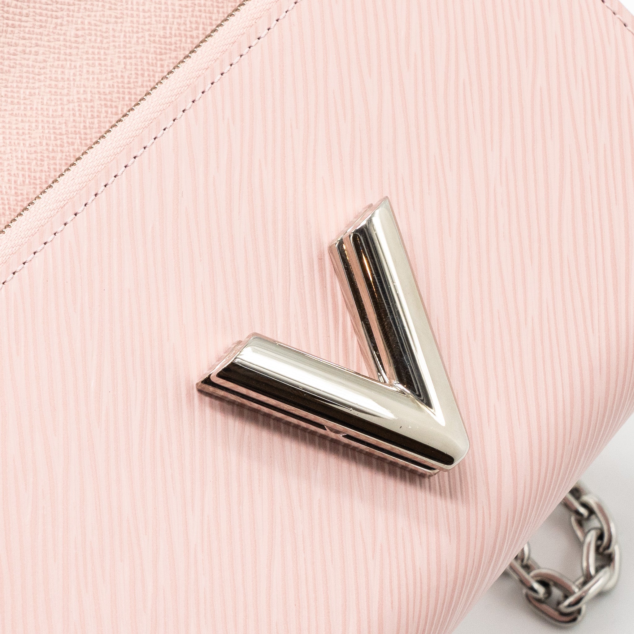 louis-vuitton-twist-chain-pouch-epi-rose-ballerine-shw