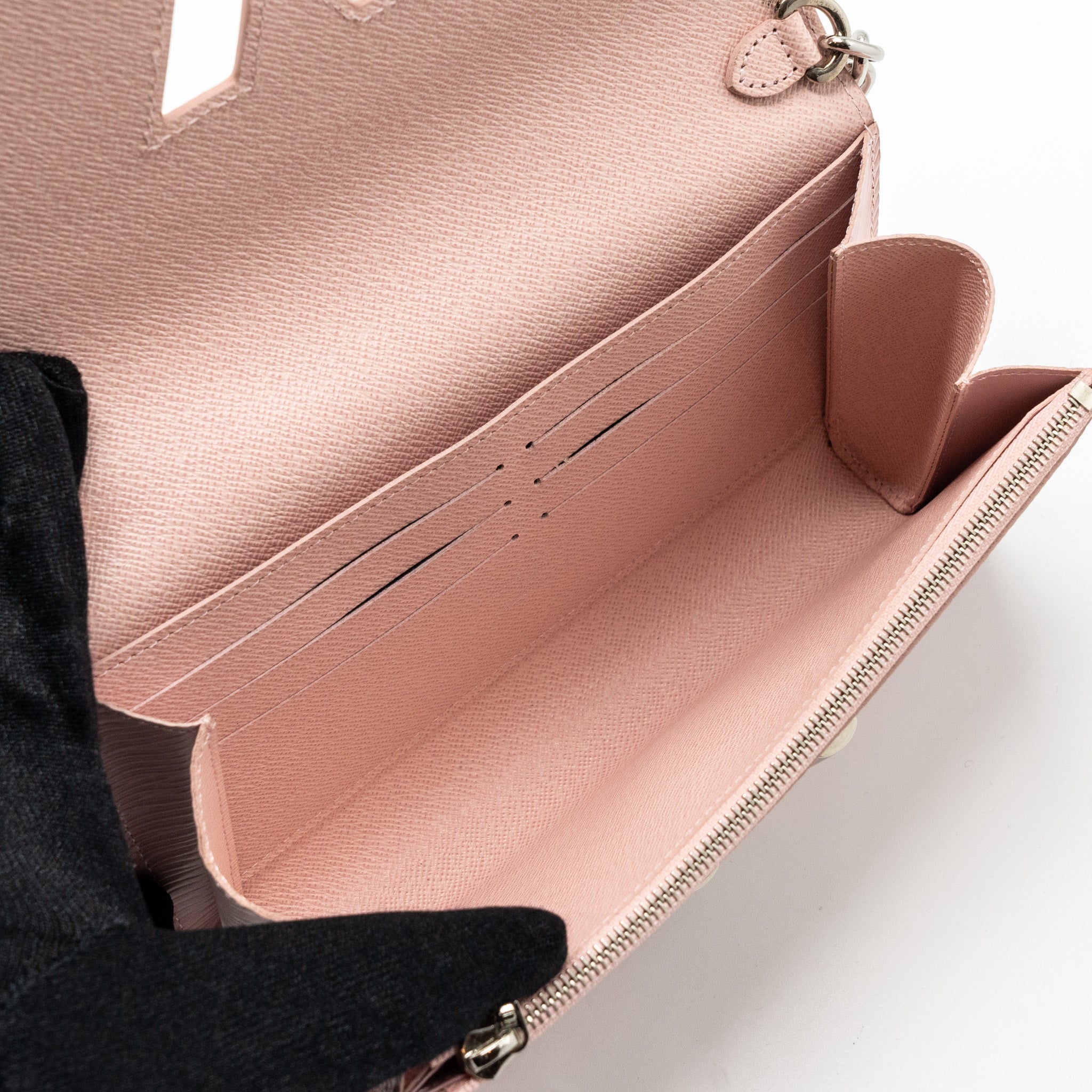 louis-vuitton-twist-chain-pouch-epi-rose-ballerine-shw