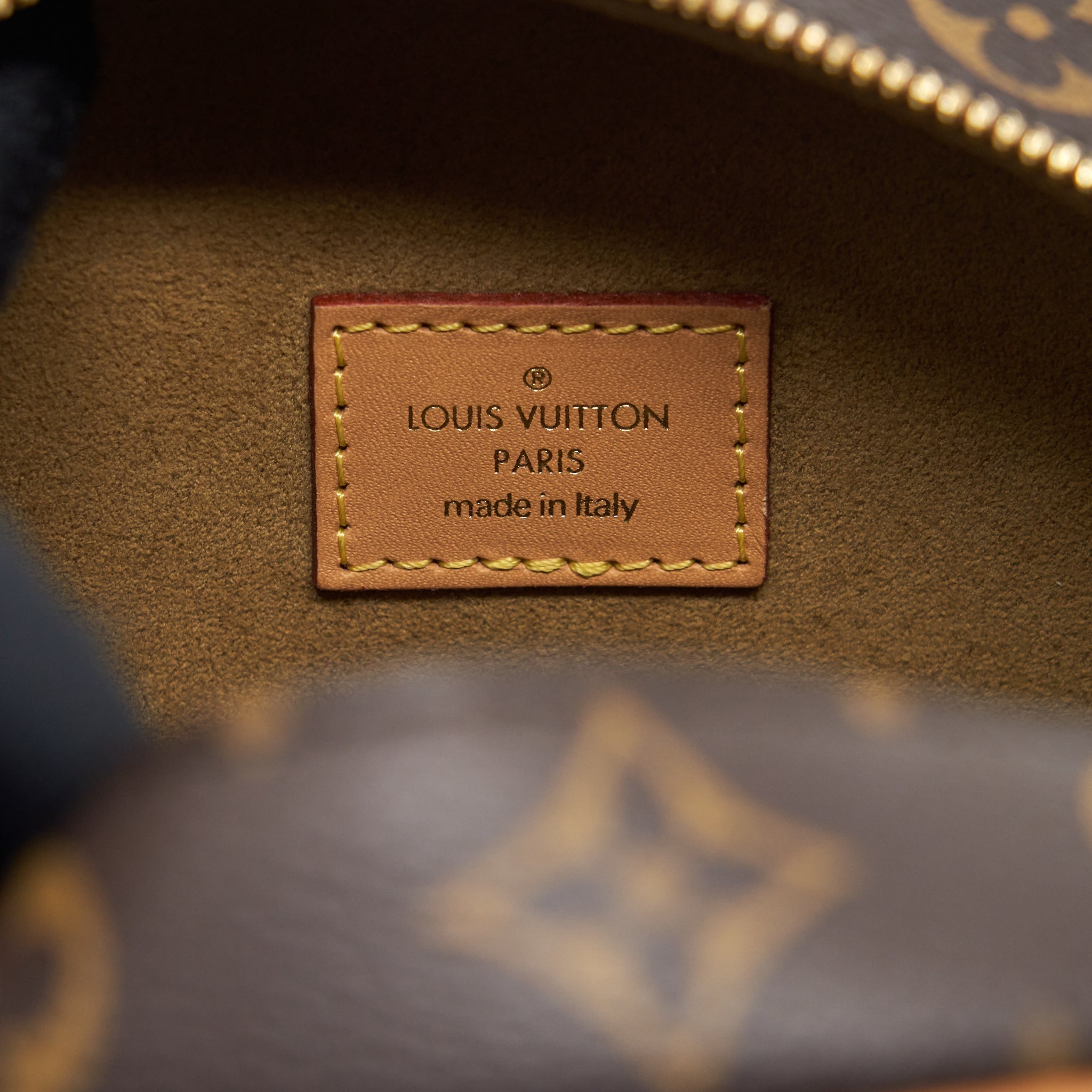 louis-vuitton-boite-chapeau-souple-mm-monogram-canvas-ghw-year-2018