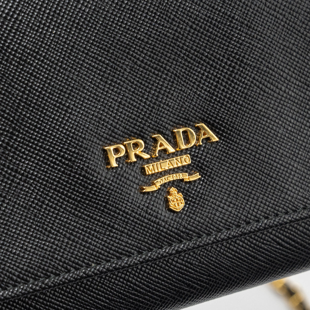 prada-long-wallet-with-chain-saffiano-leahter-black-ghw