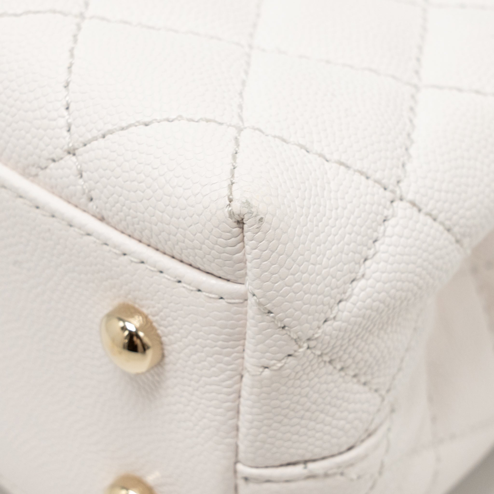 chanel-small-coco-handle-caviar-white-lghw-microchip-5
