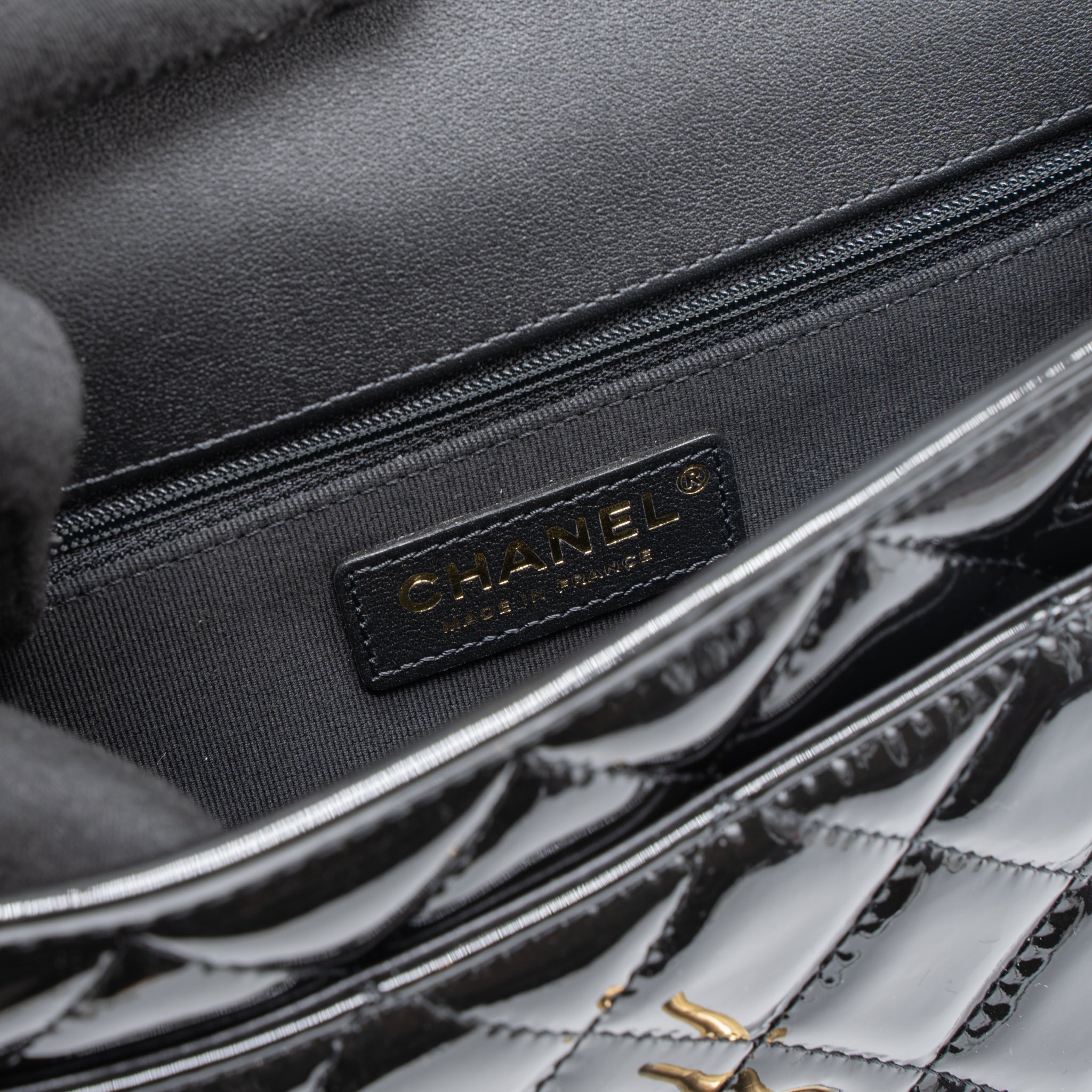 chanel-22k-top-handle-messenger-bag-patent-black-brushed-ghw-microchip