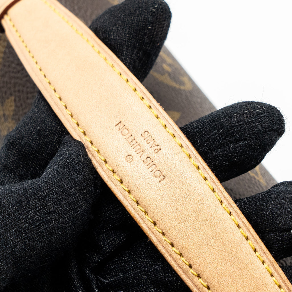 louis-vuitton-pochette-metis-monogram-canvas-ghw-21