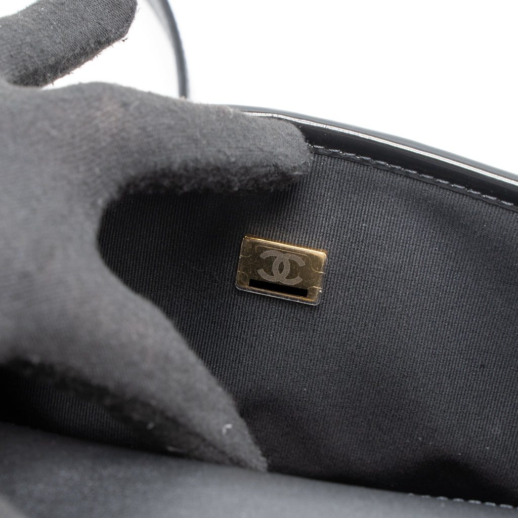 chanel-22k-top-handle-messenger-bag-patent-black-brushed-ghw-microchip