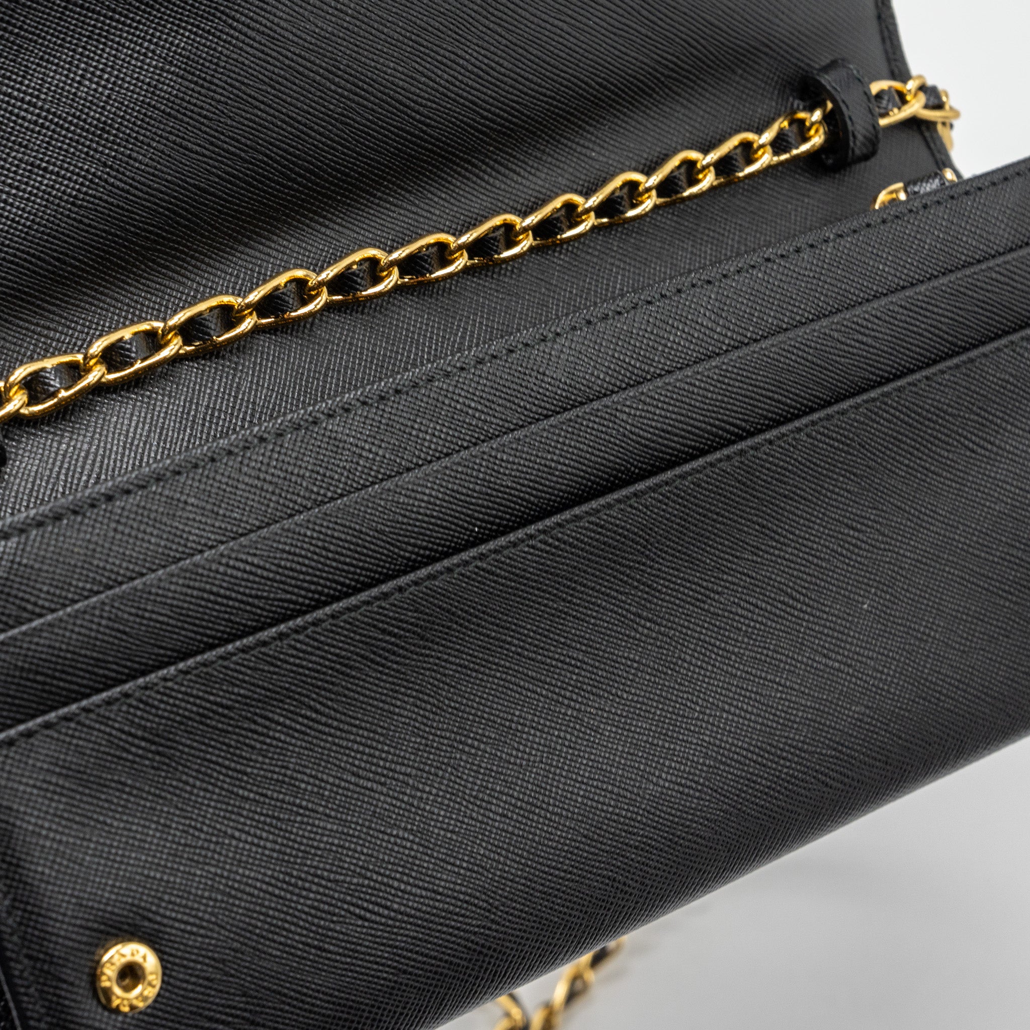 prada-long-wallet-with-chain-saffiano-leahter-black-ghw