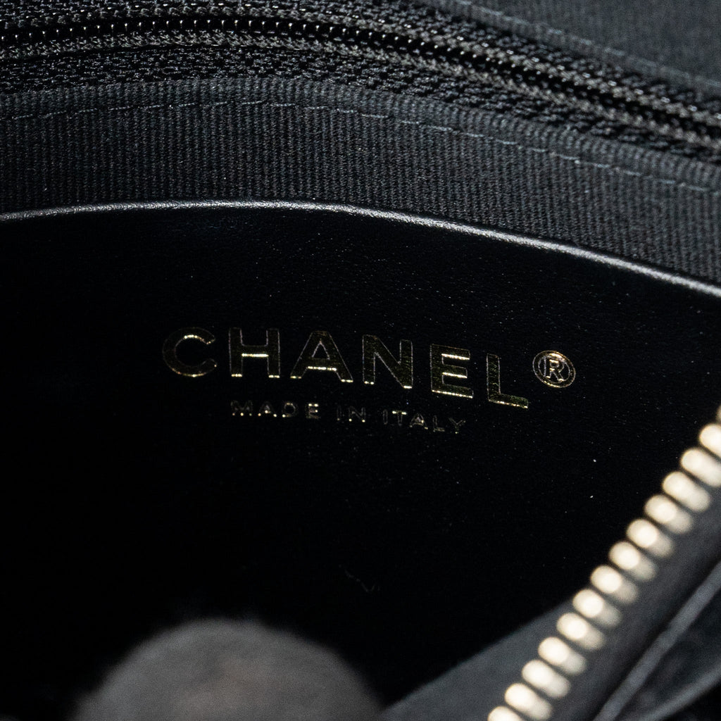 chanel-hobo-shoulder-bag-lambskin-black-ghwmicrochip