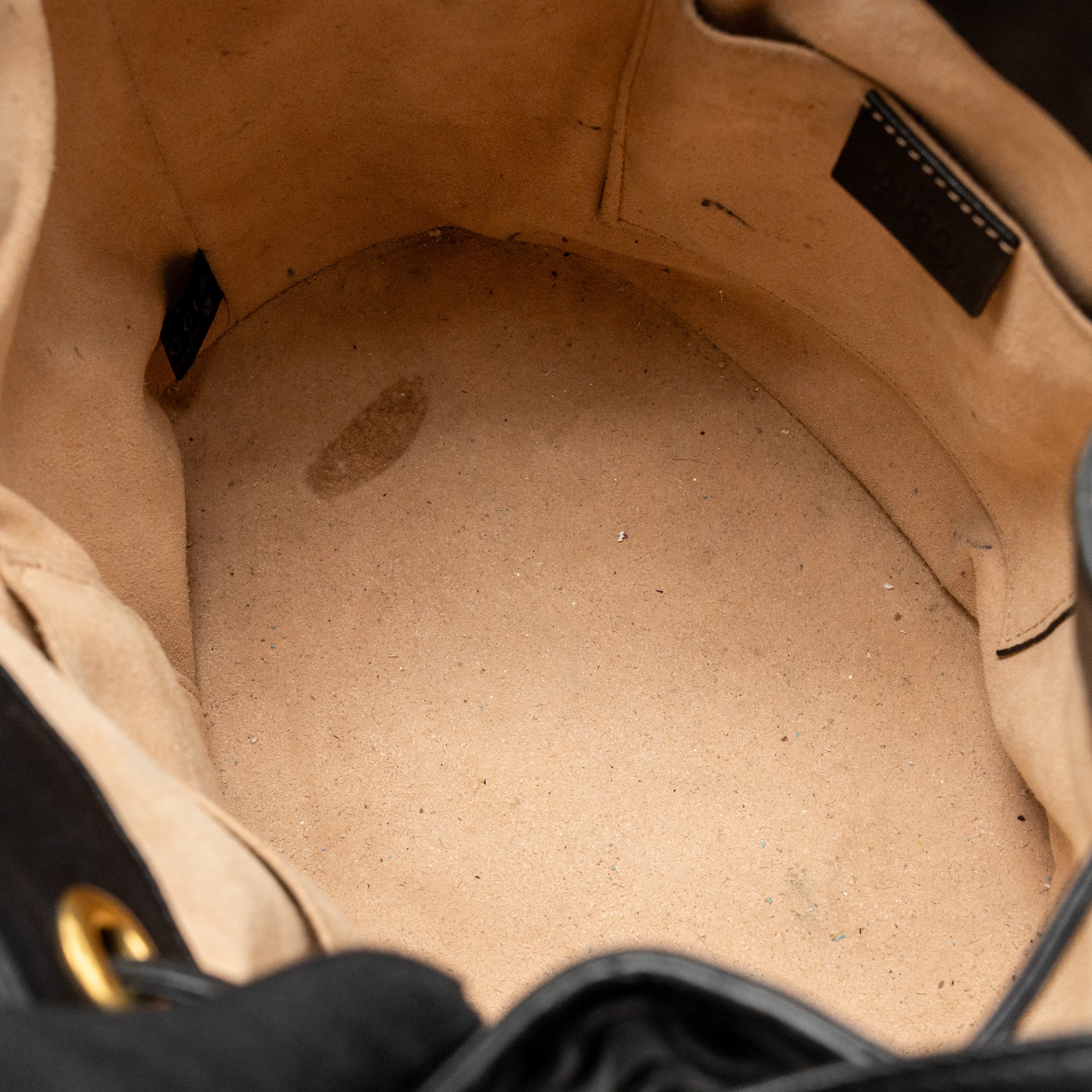 gucci-gg-marmont-bucket-bag-calfskin-black-ghw