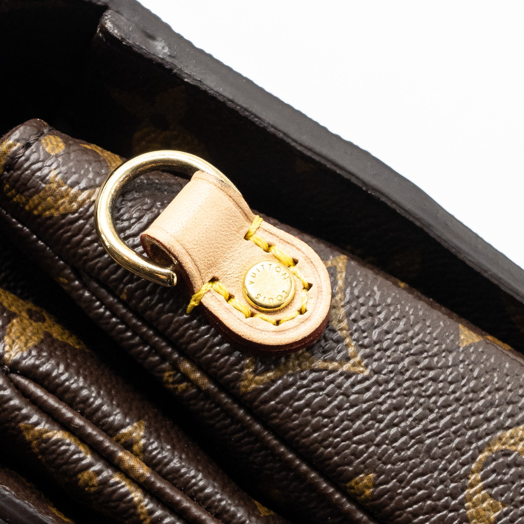 louis-vuitton-pochette-metis-monogram-canvas-ghw-21