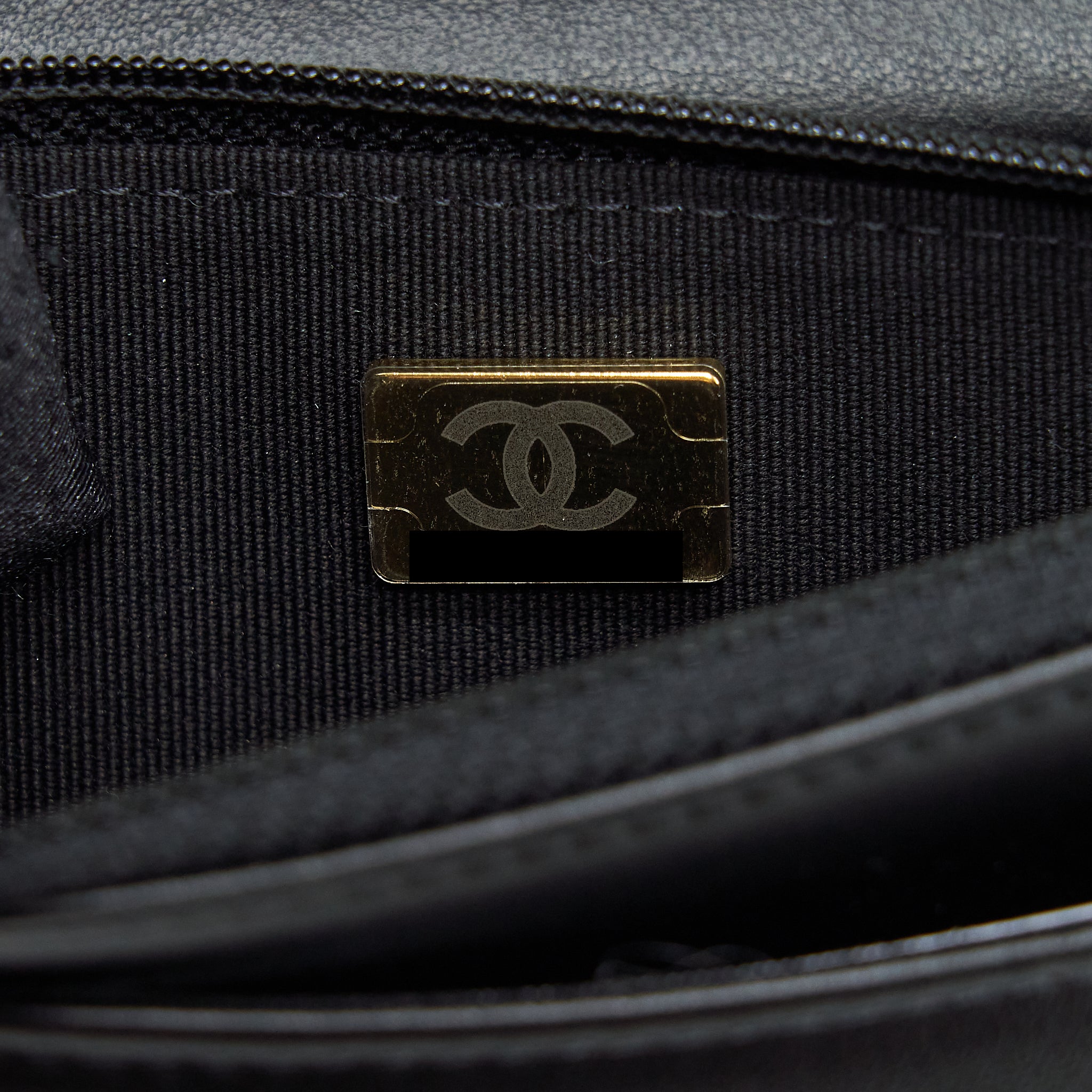 chanel-boy-wallet-on-chain-caviar-black-ruthenium-sliver-hardwaremicrochip