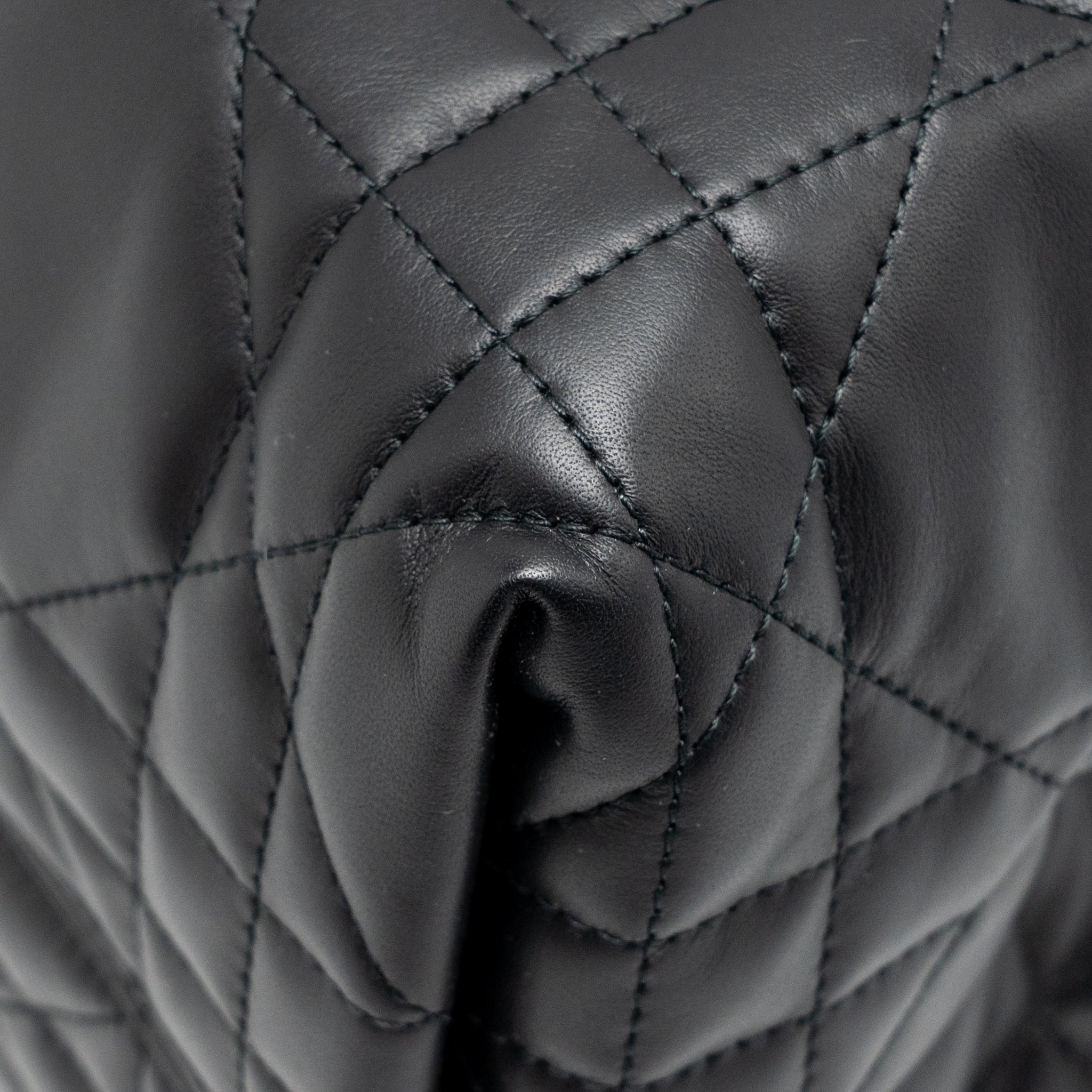 dior-medium-dior-toujours-tote-bag-macrocannage-calfskin-black-lghw-copy