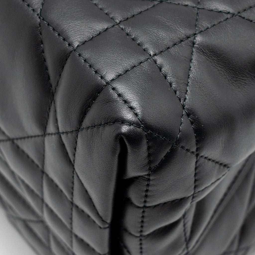 dior-medium-dior-toujours-tote-bag-macrocannage-calfskin-black-lghw-copy