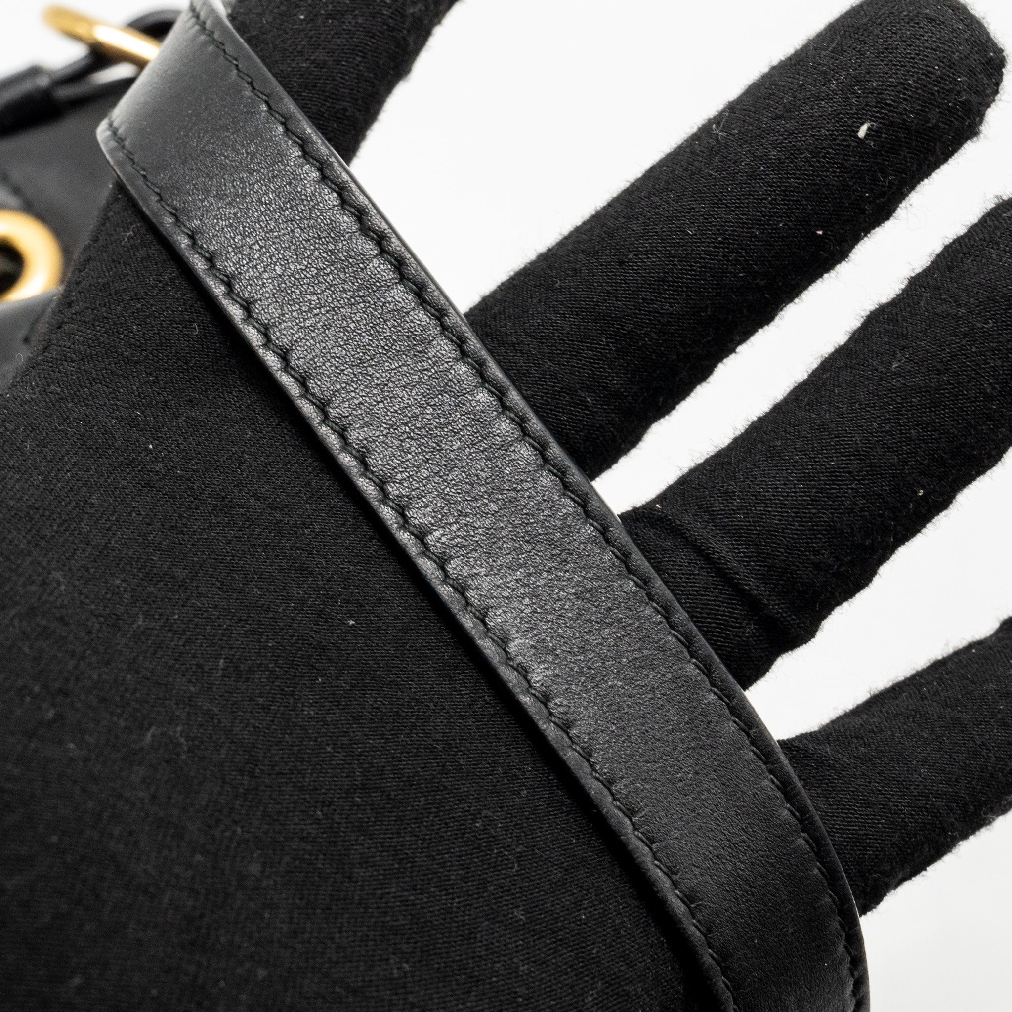 gucci-gg-marmont-bucket-bag-calfskin-black-ghw