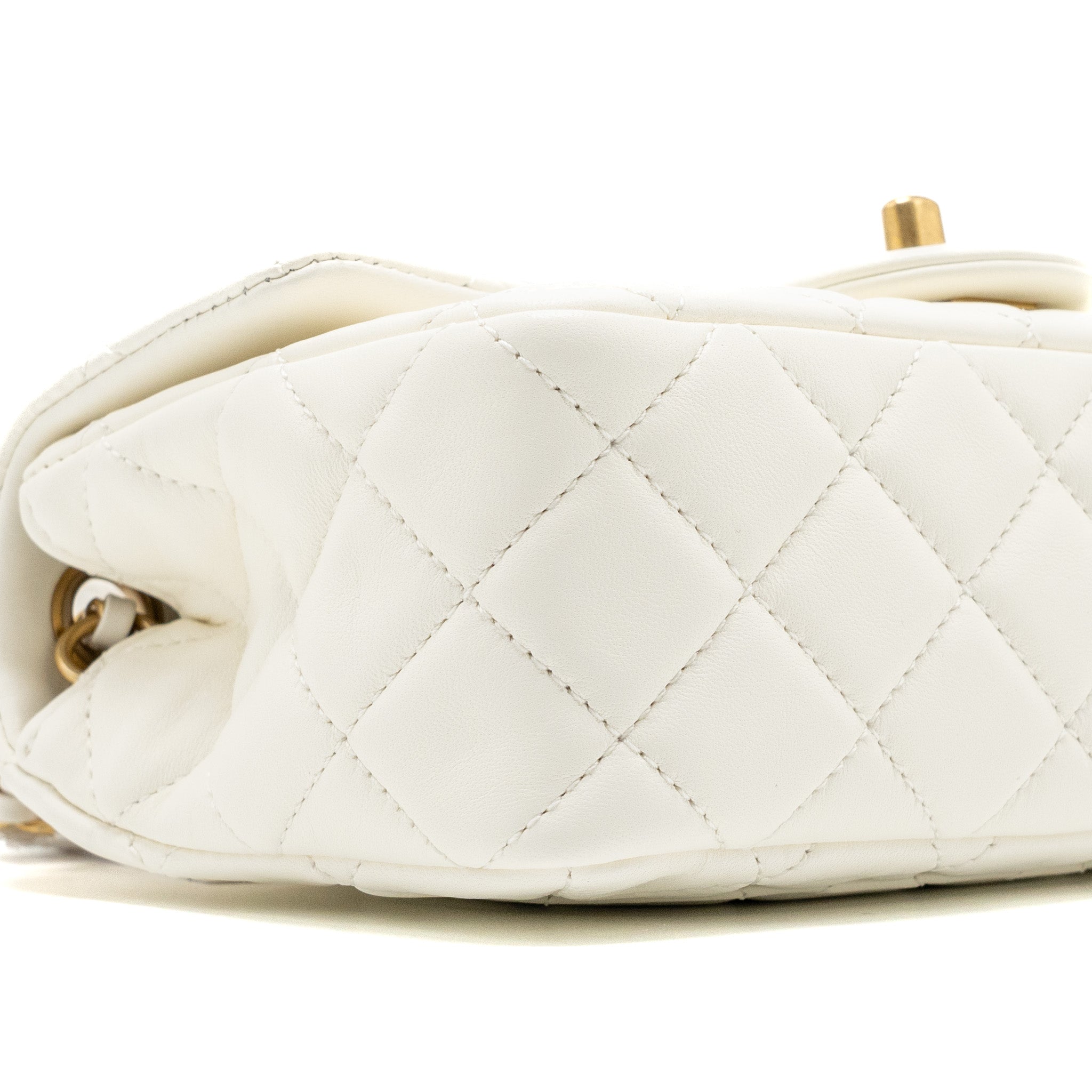 chanel-22c-pearl-crush-mini-rectangular-flap-bag-lambskin-white-ghw-microchip