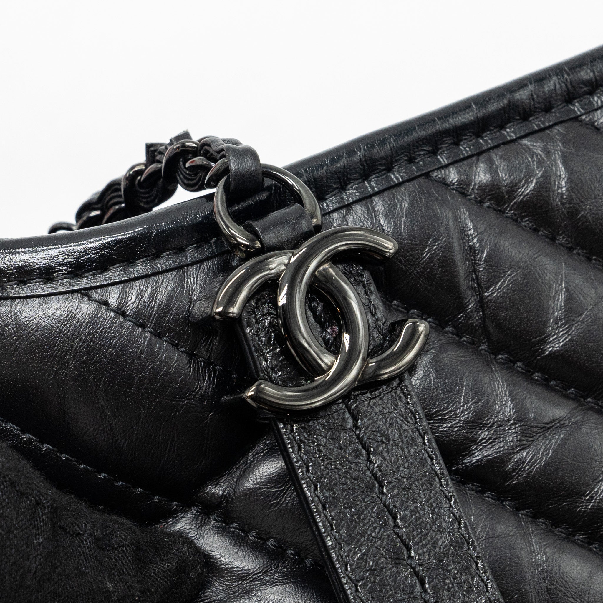 chanel-small-gabrielle-hobo-bag-chevron-aged-calfskin-so-black-copy