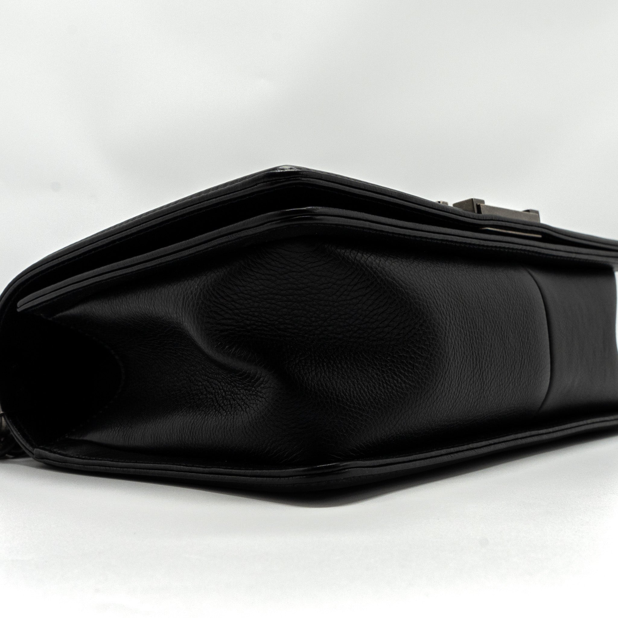 chanel-medium-boy-bag-calfskin-black-ruthenium-shw
