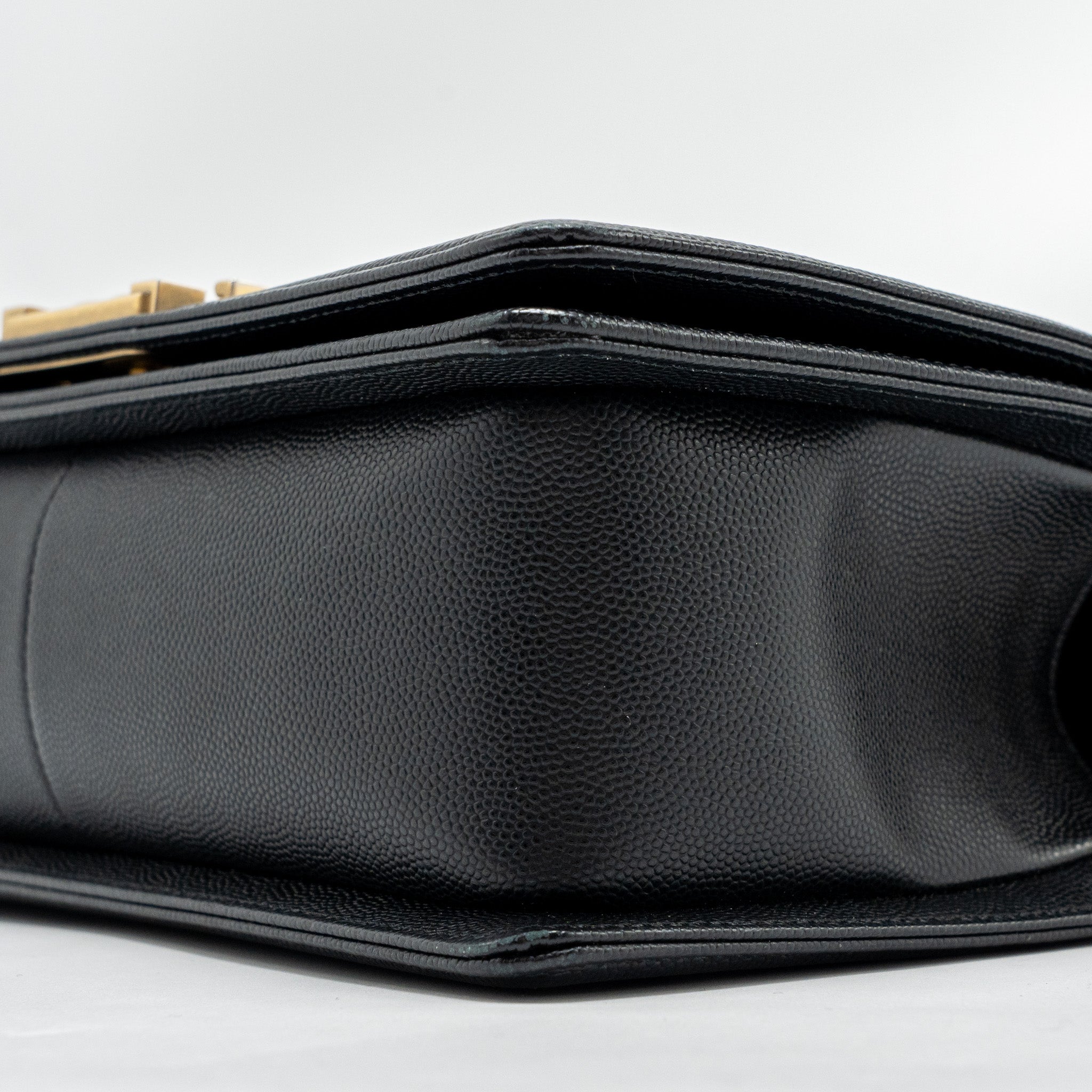 chanel-medium-boy-bag-caviar-black-ghw-copy