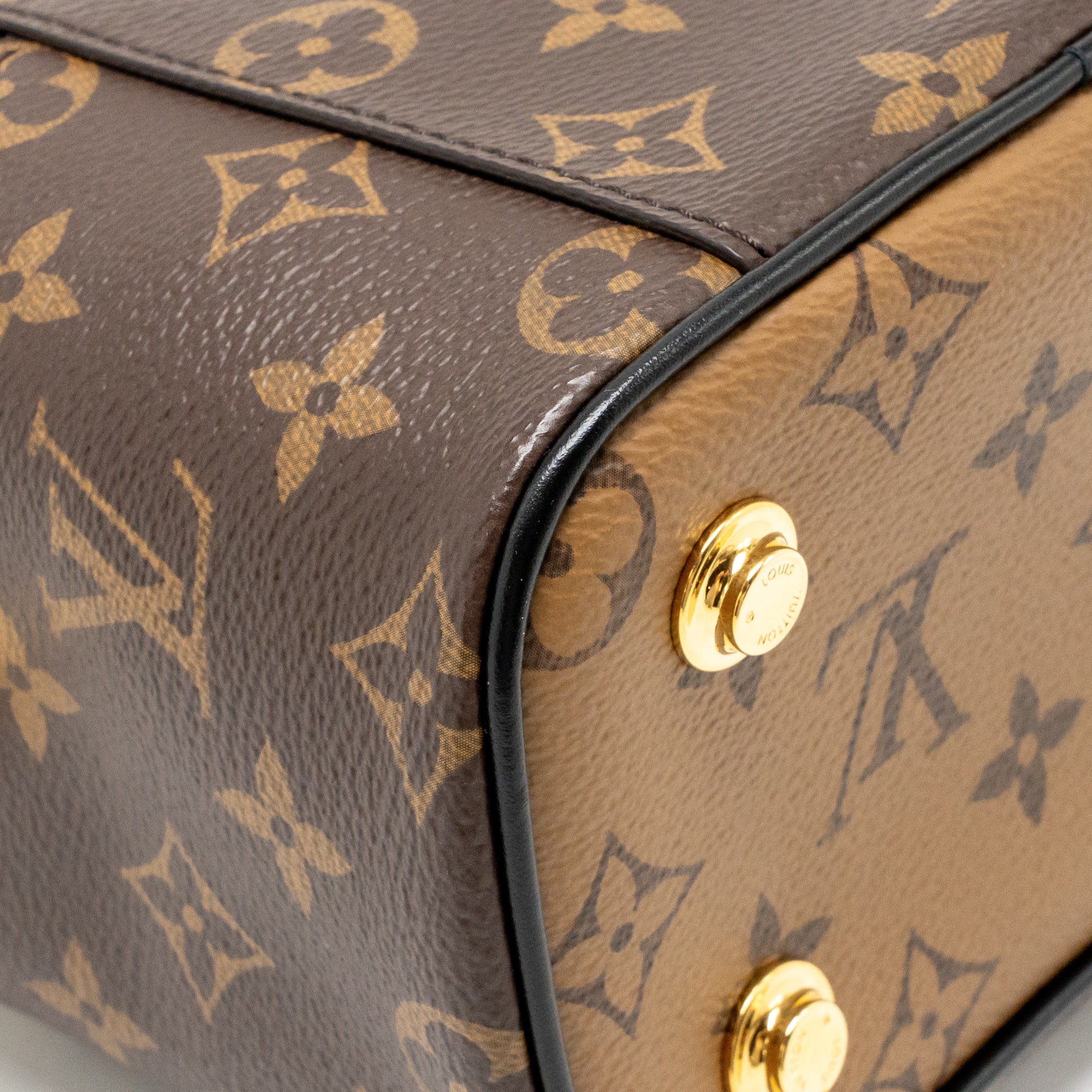 louis-vuitton-vanity-pm-monogram-canvas-ghw-4