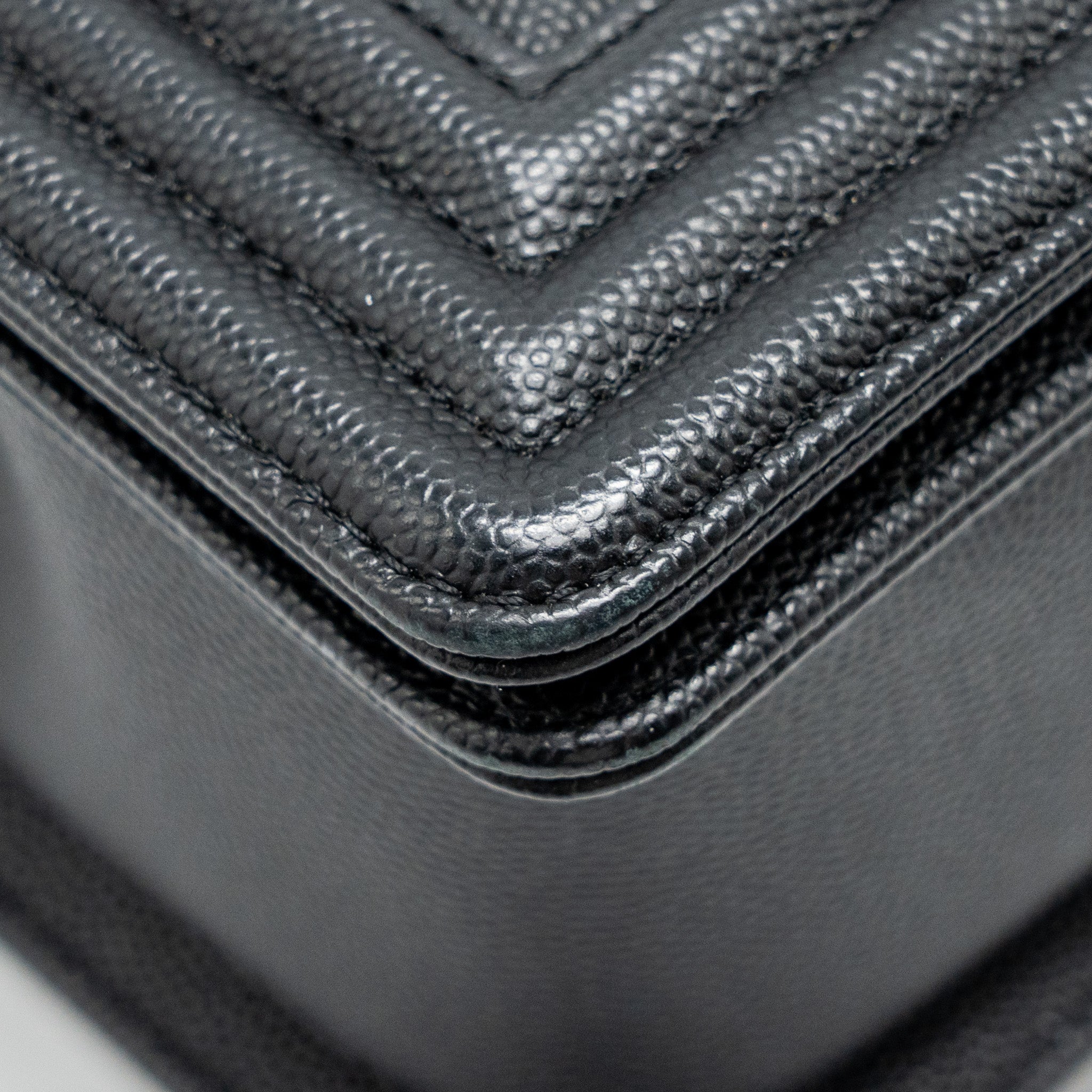 chanel-medium-boy-bag-caviar-black-ghw-copy