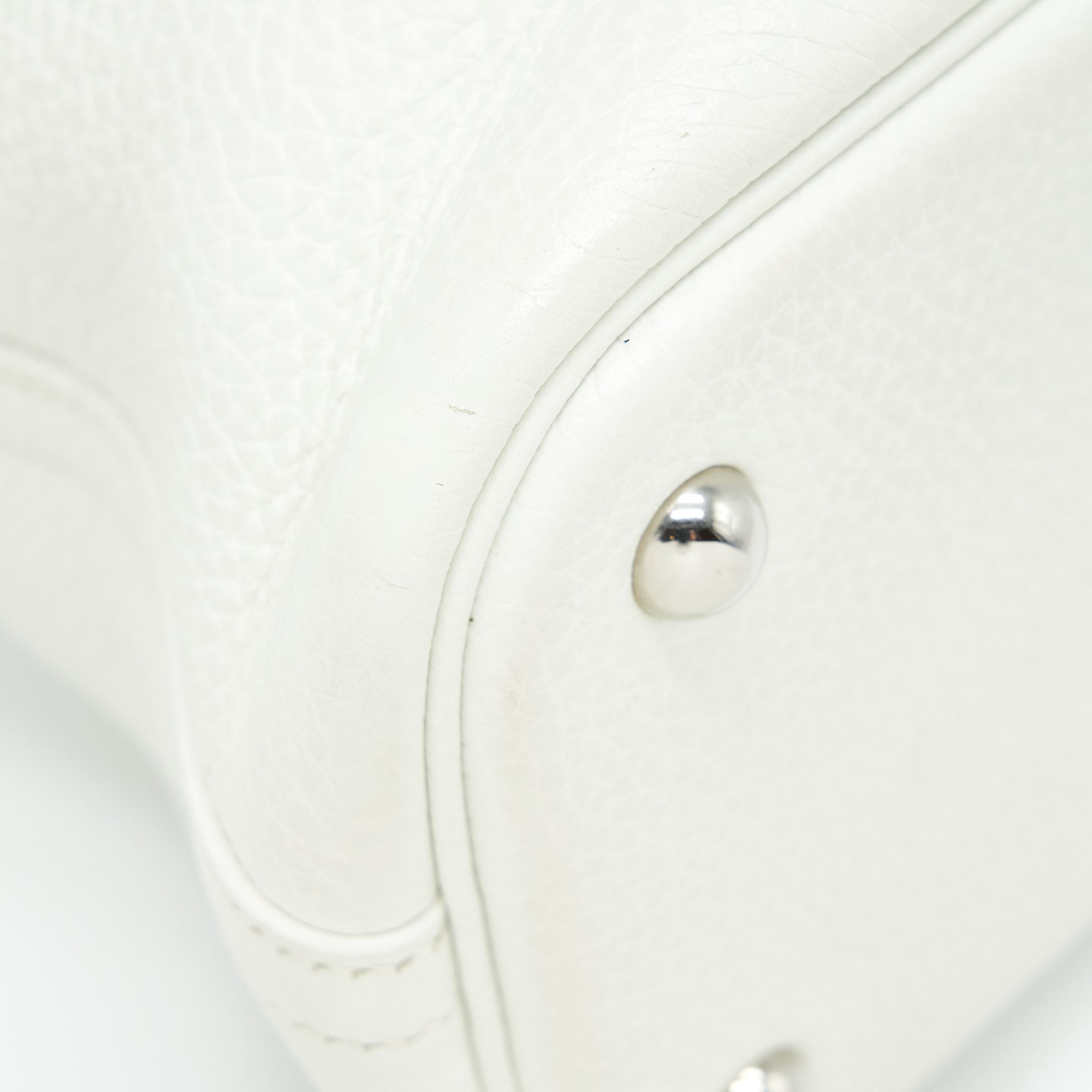 hermes-bolide-31-clemence-01-blanc-shw-stamp-square-p