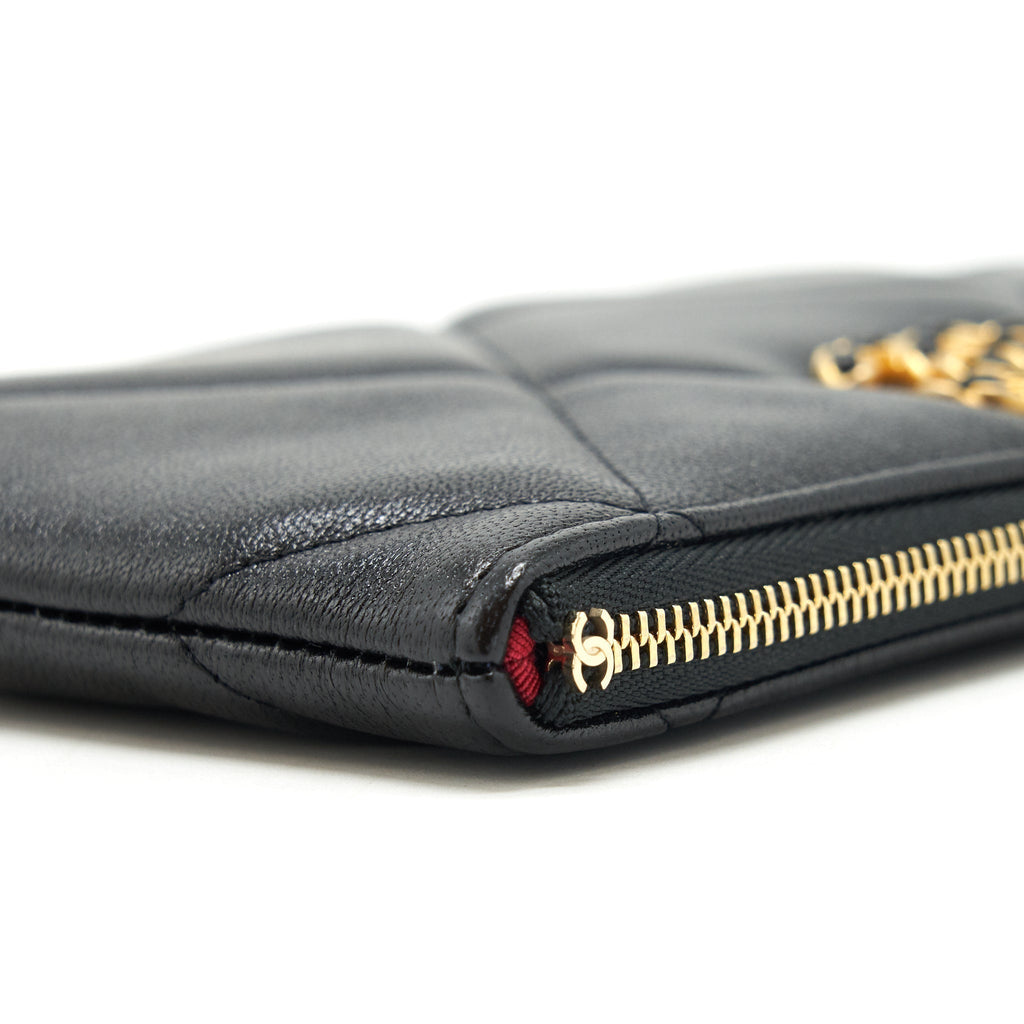 chanel-19-small-pouch-goatskin-black-ghw