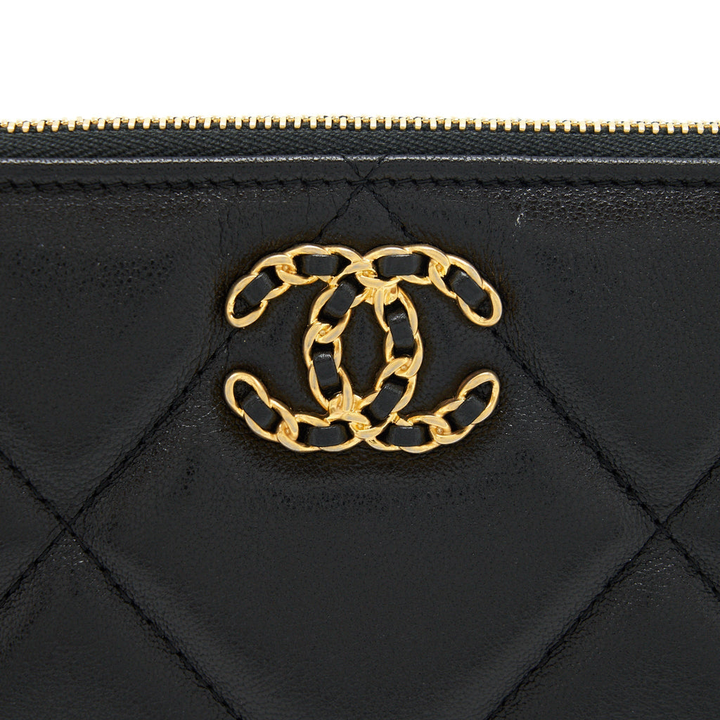 chanel-19-small-pouch-goatskin-black-ghw