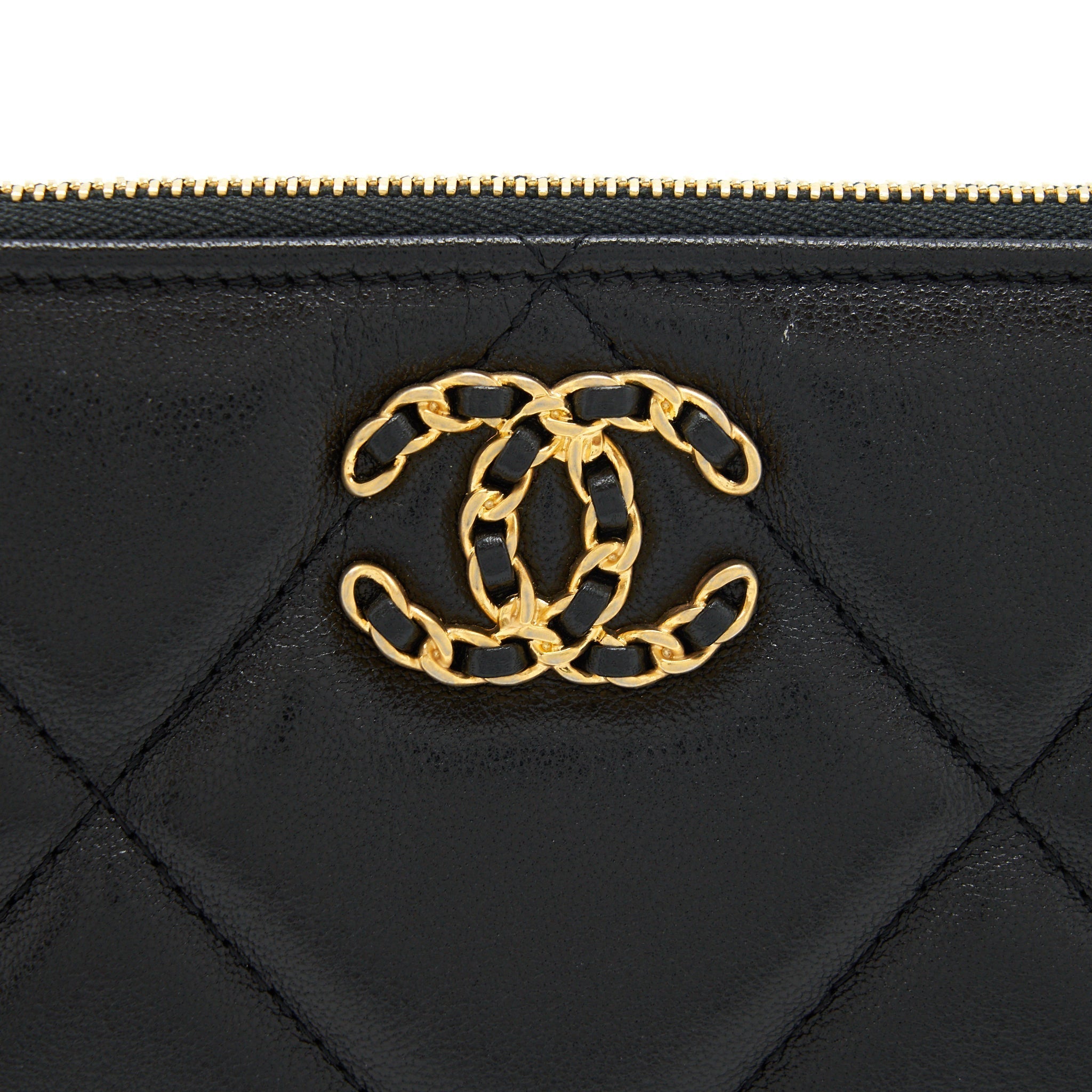 chanel-19-small-pouch-goatskin-black-ghw