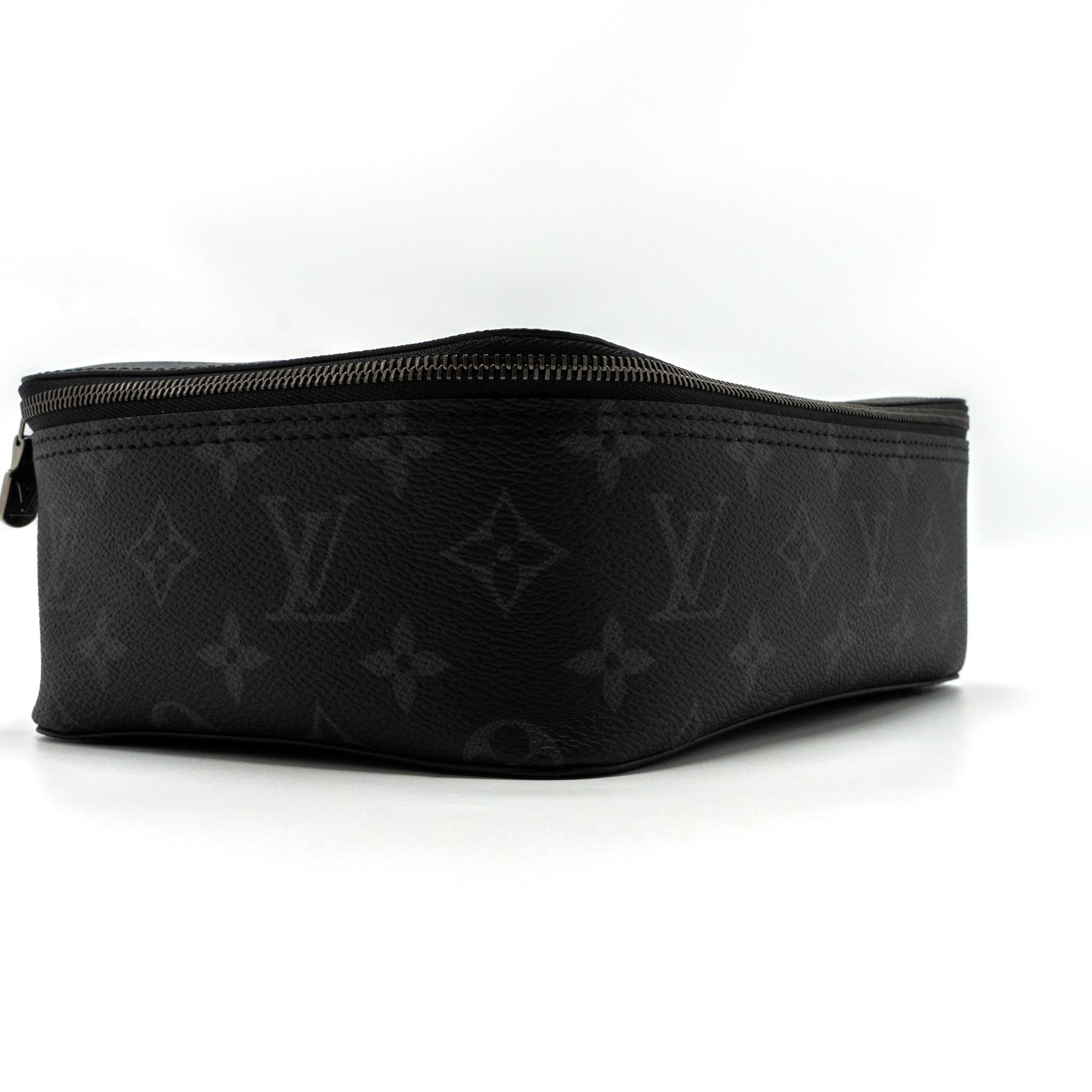 louis-vuitton-packing-cube-mm-monogram-eclipse-shw