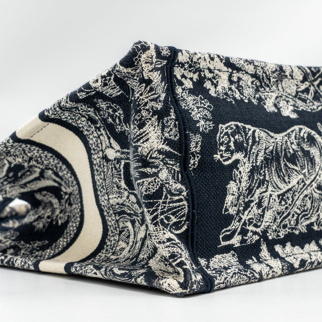 dior-small-book-tote-blue-white-toile-de-jouy-reverse-embroidery