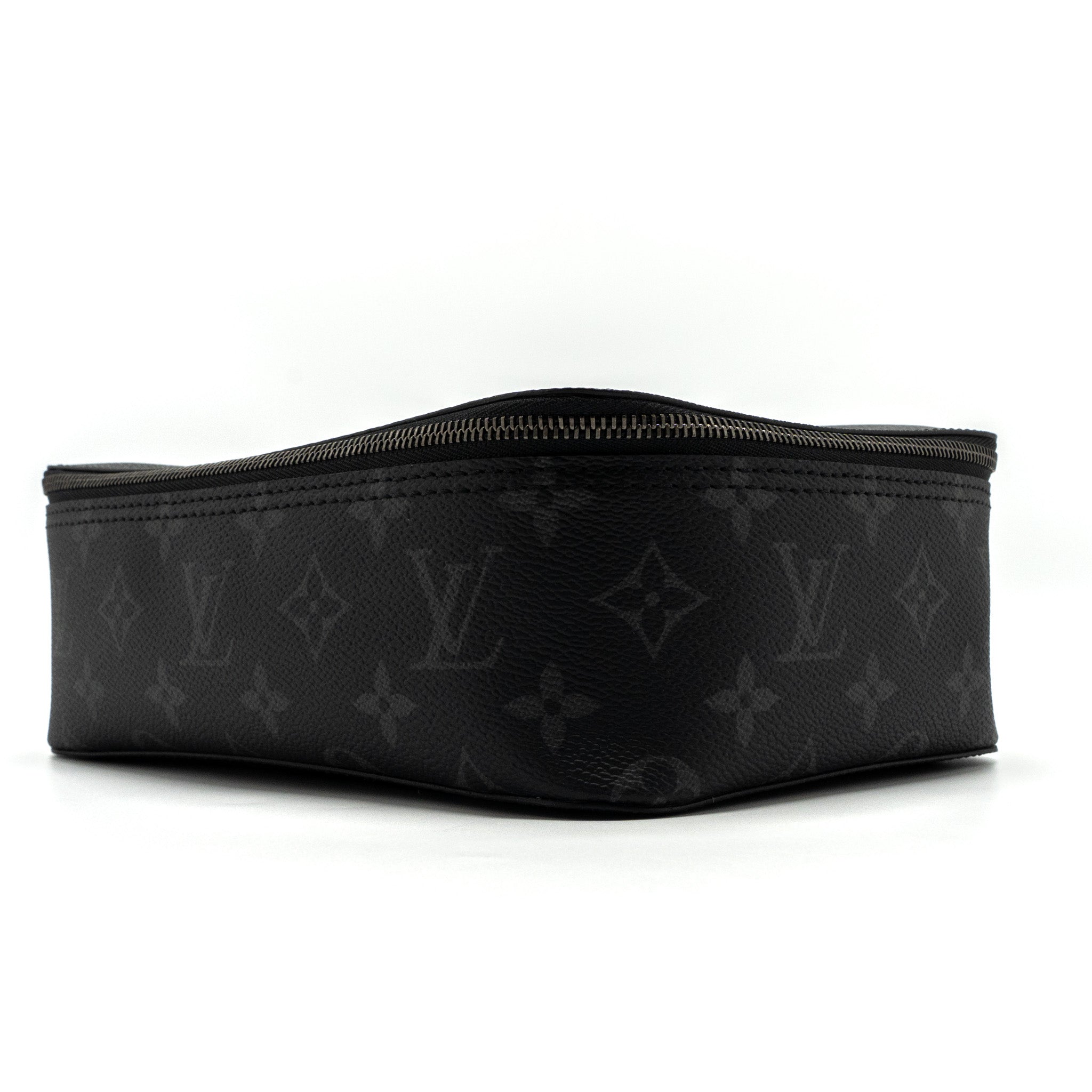 louis-vuitton-packing-cube-mm-monogram-eclipse-shw