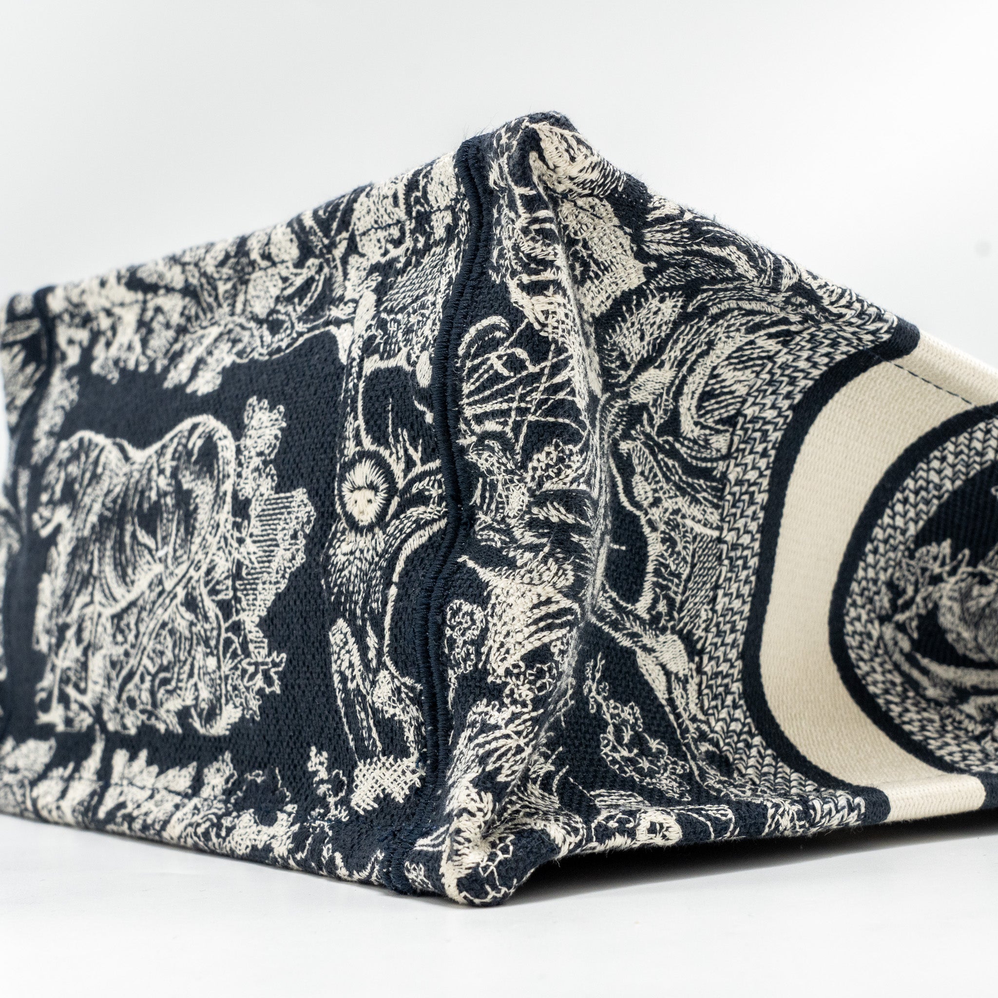 dior-small-book-tote-blue-white-toile-de-jouy-reverse-embroidery