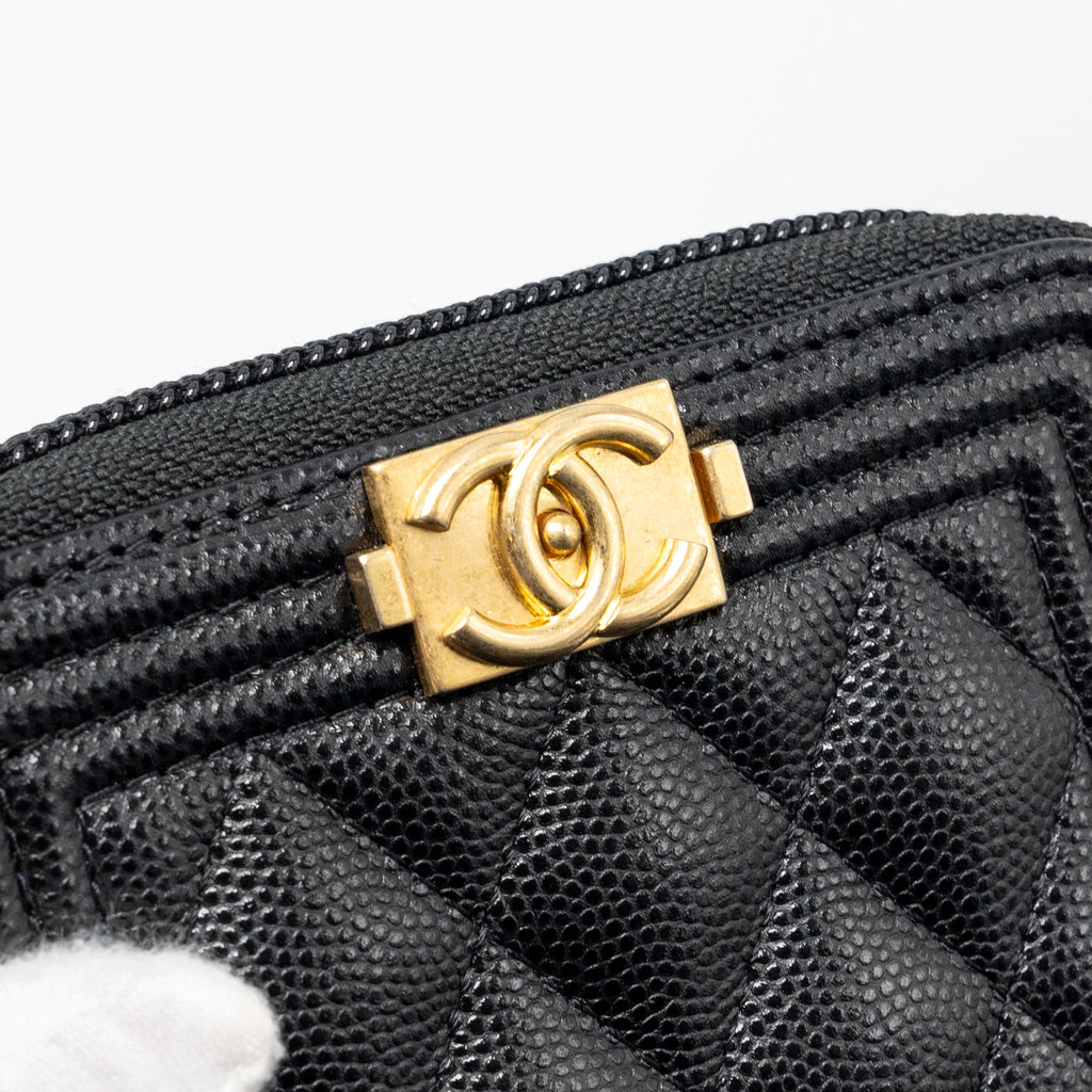 chanel-boy-zip-card-holder-caviar-black-ghw