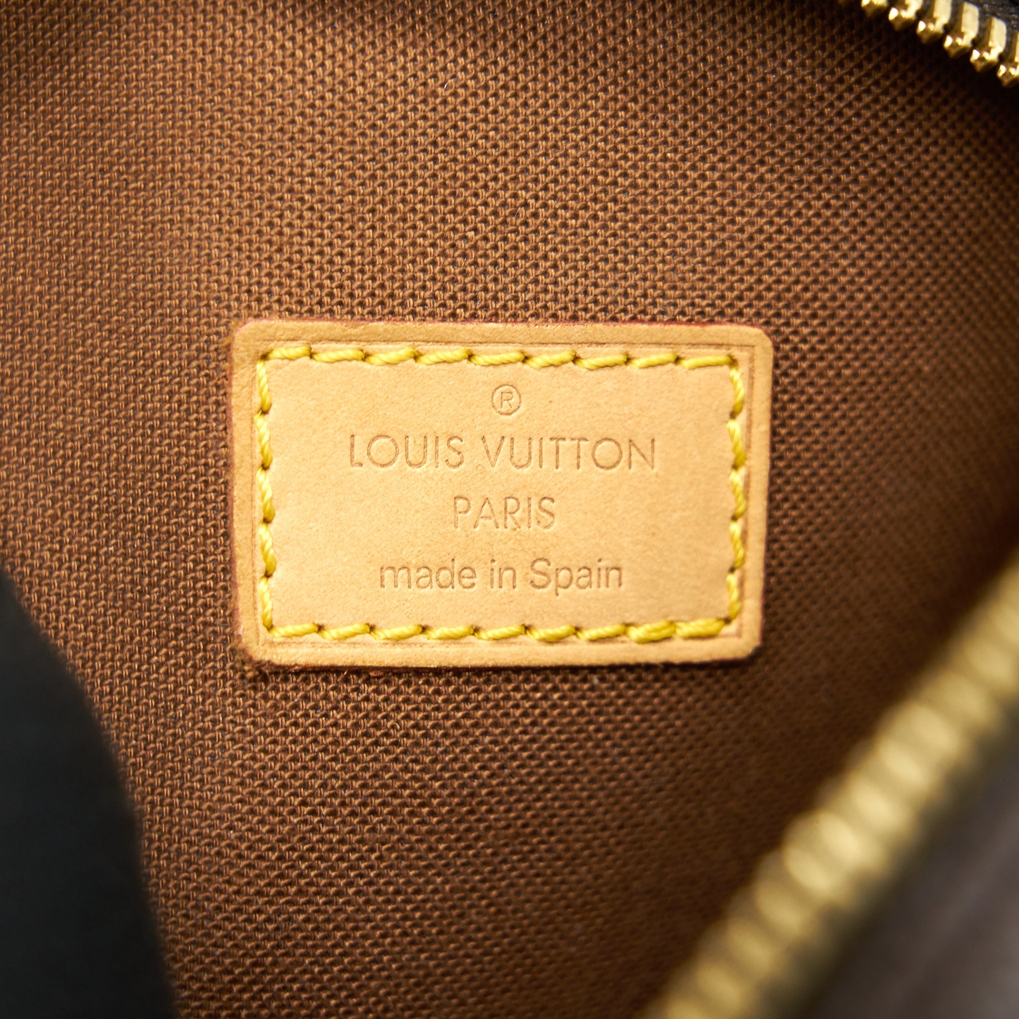 louis-vuitton-vintage-pochette-gange-crossbody-bum-bag-1