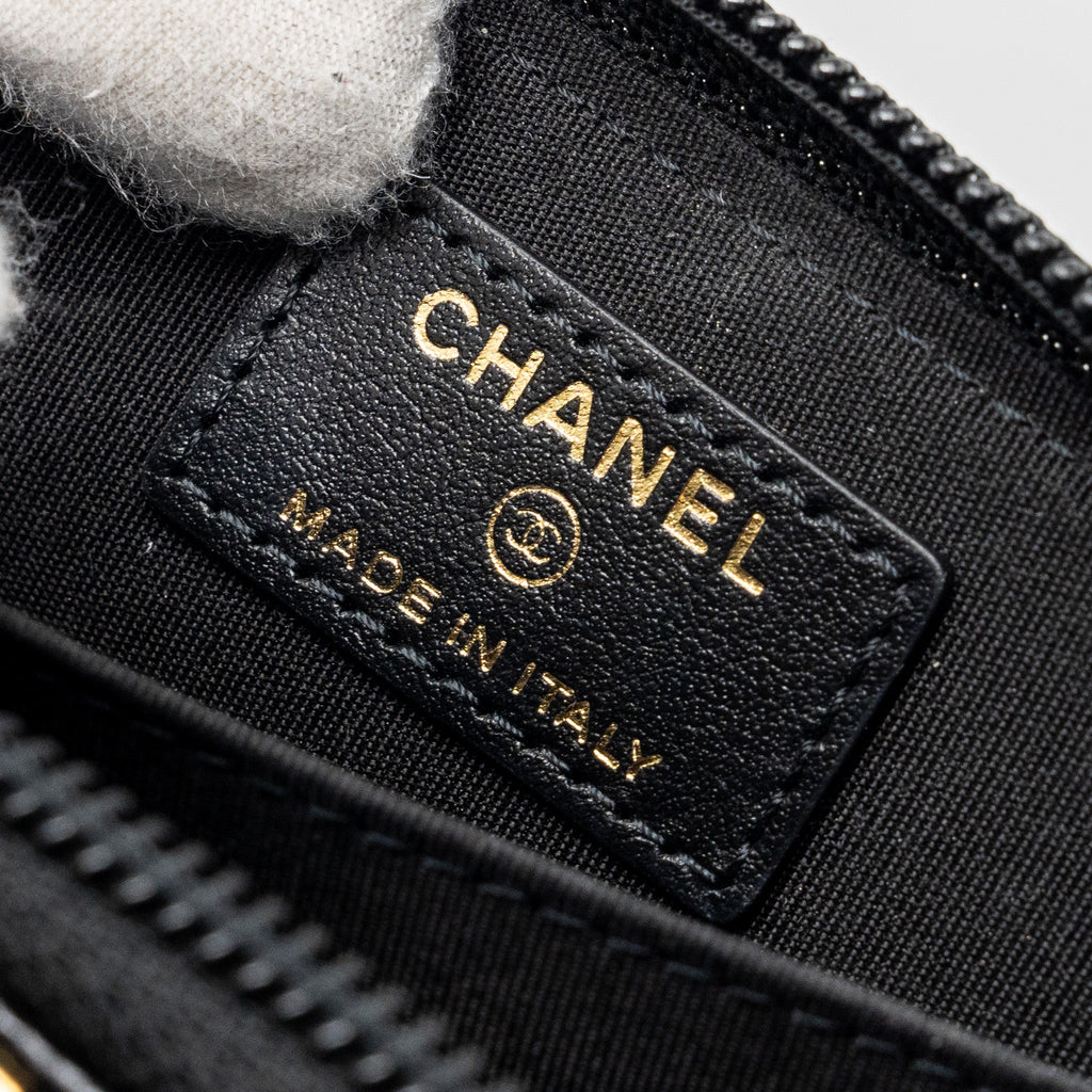 chanel-boy-zip-card-holder-caviar-black-ghw