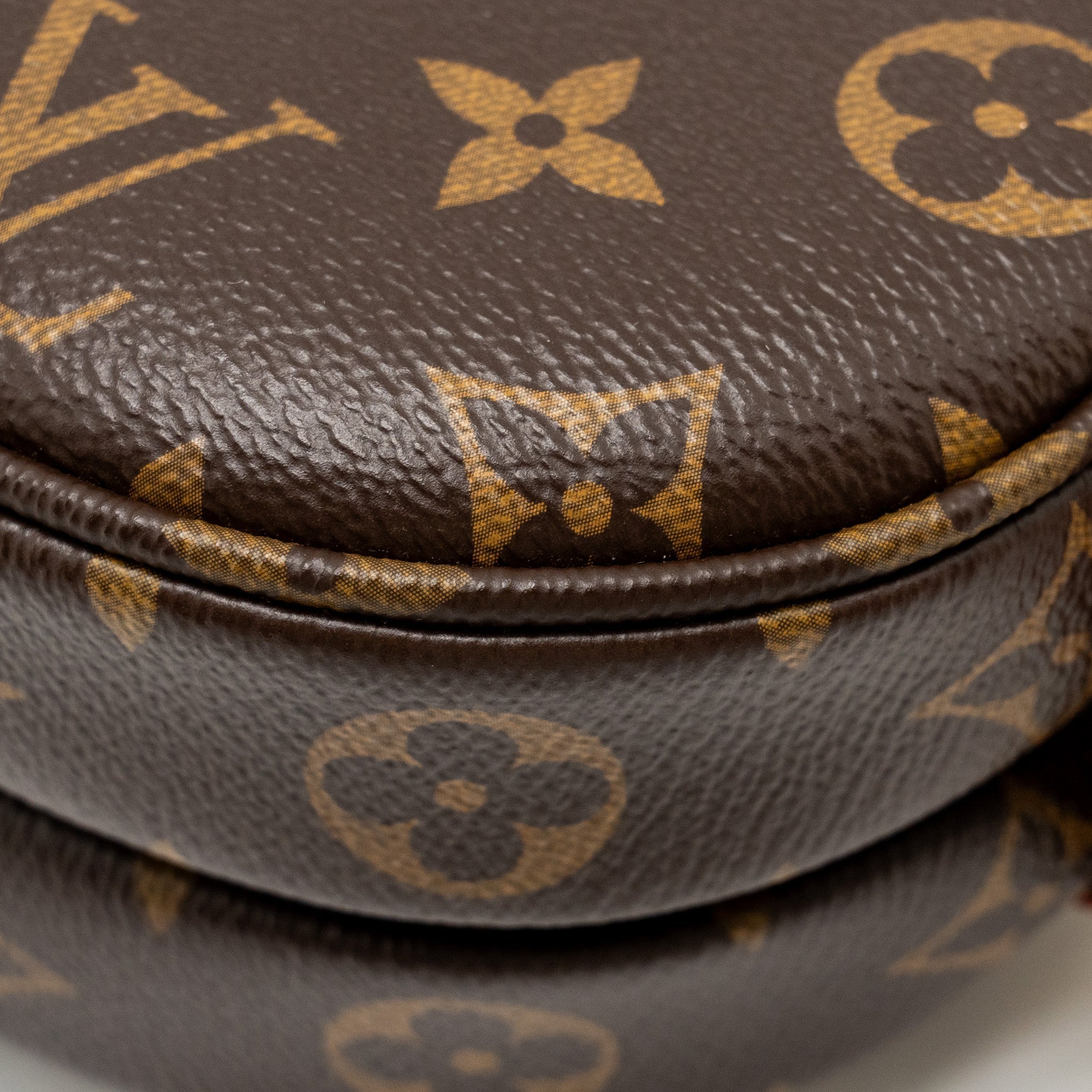 louis-vuitton-saumur-bb-monogram-canvas-ghw
