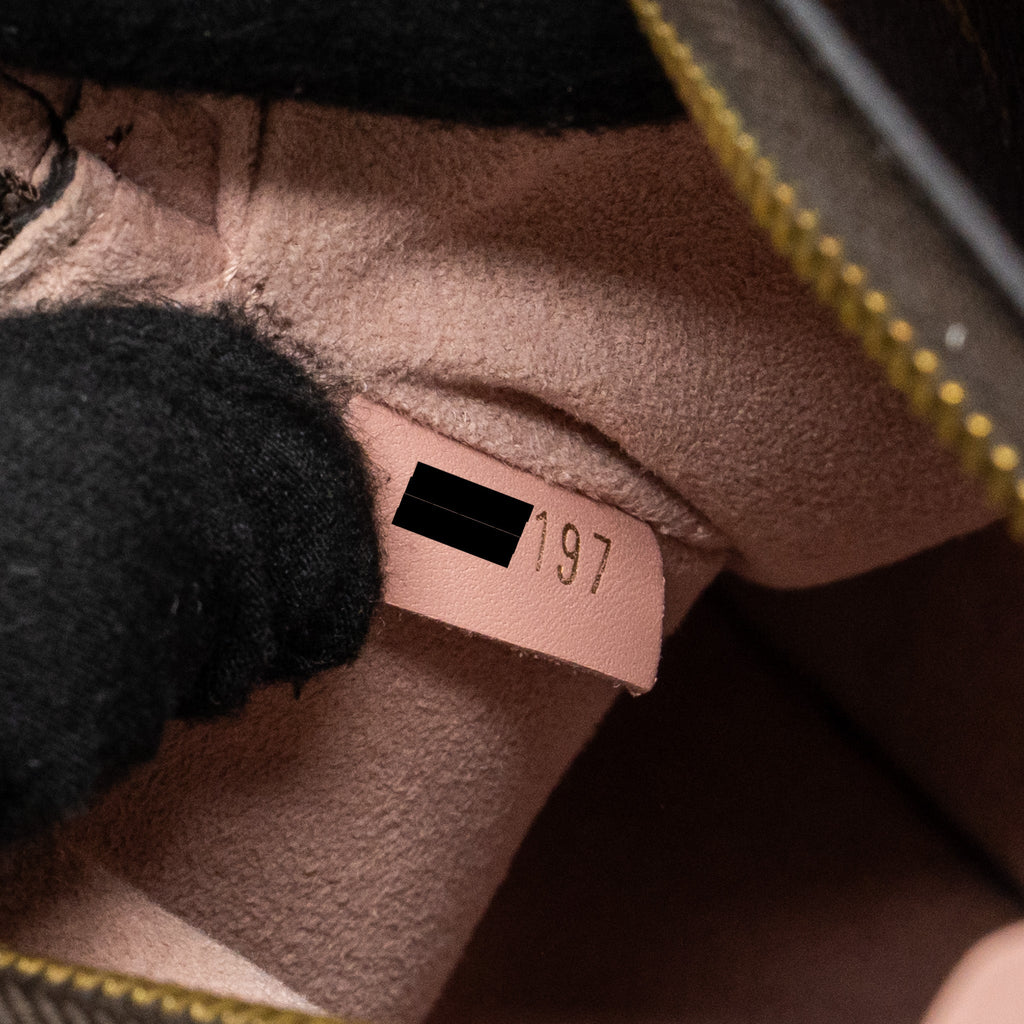 louis-vuitton-neonoe-monogram-canvas-rose-poudre-ghw-2