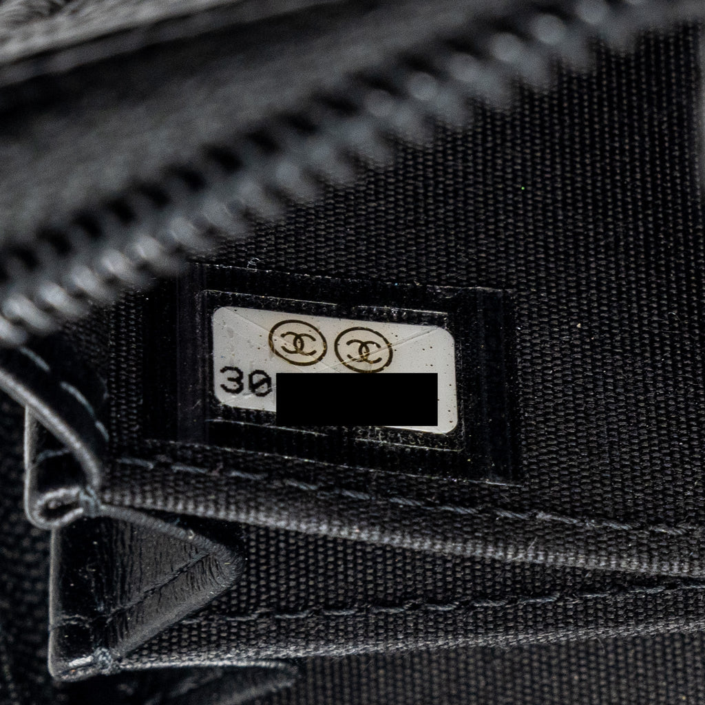 chanel-boy-zip-card-holder-caviar-black-ghw