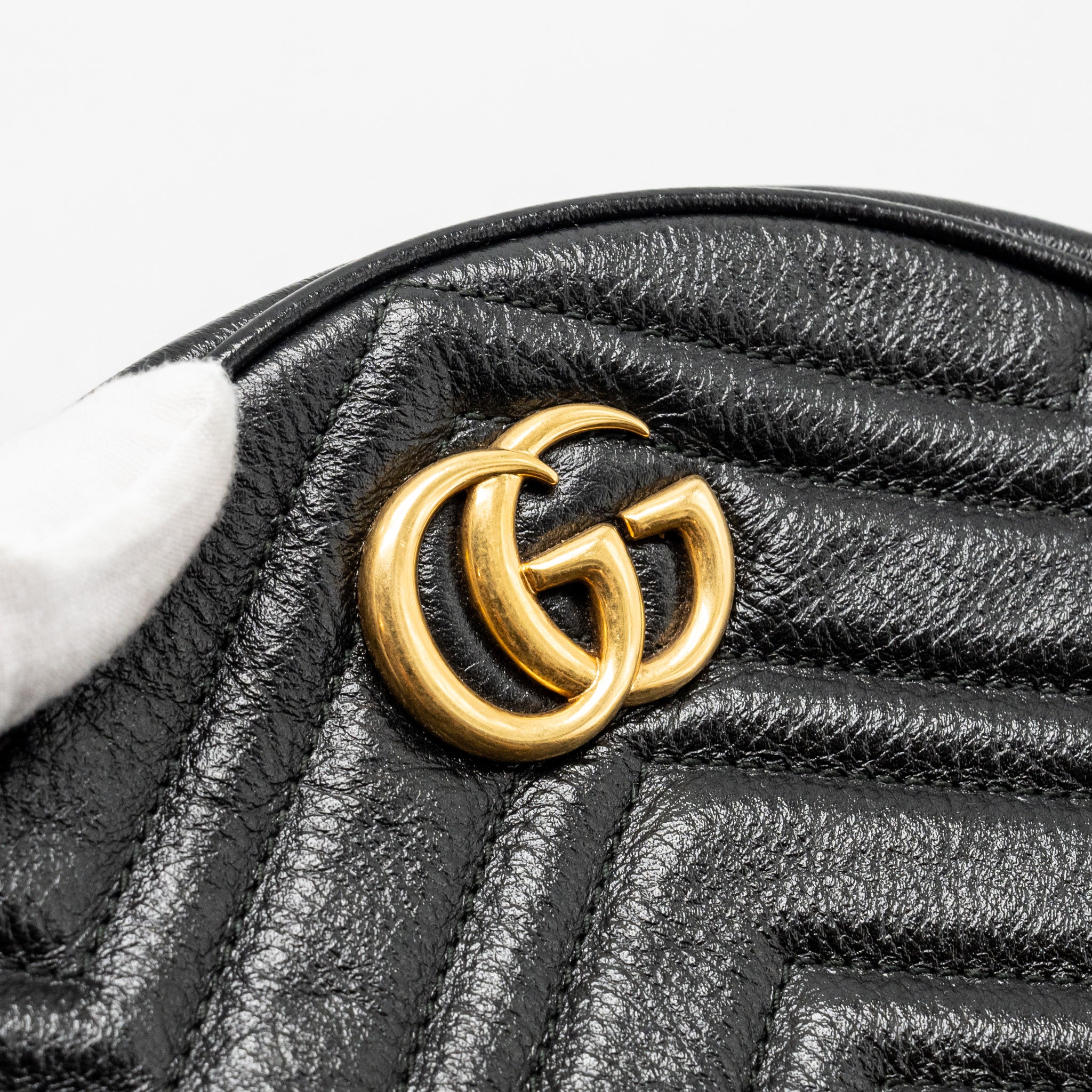 gucci-gg-marmont-round-crossbody-bag-calfskin-black-ghw