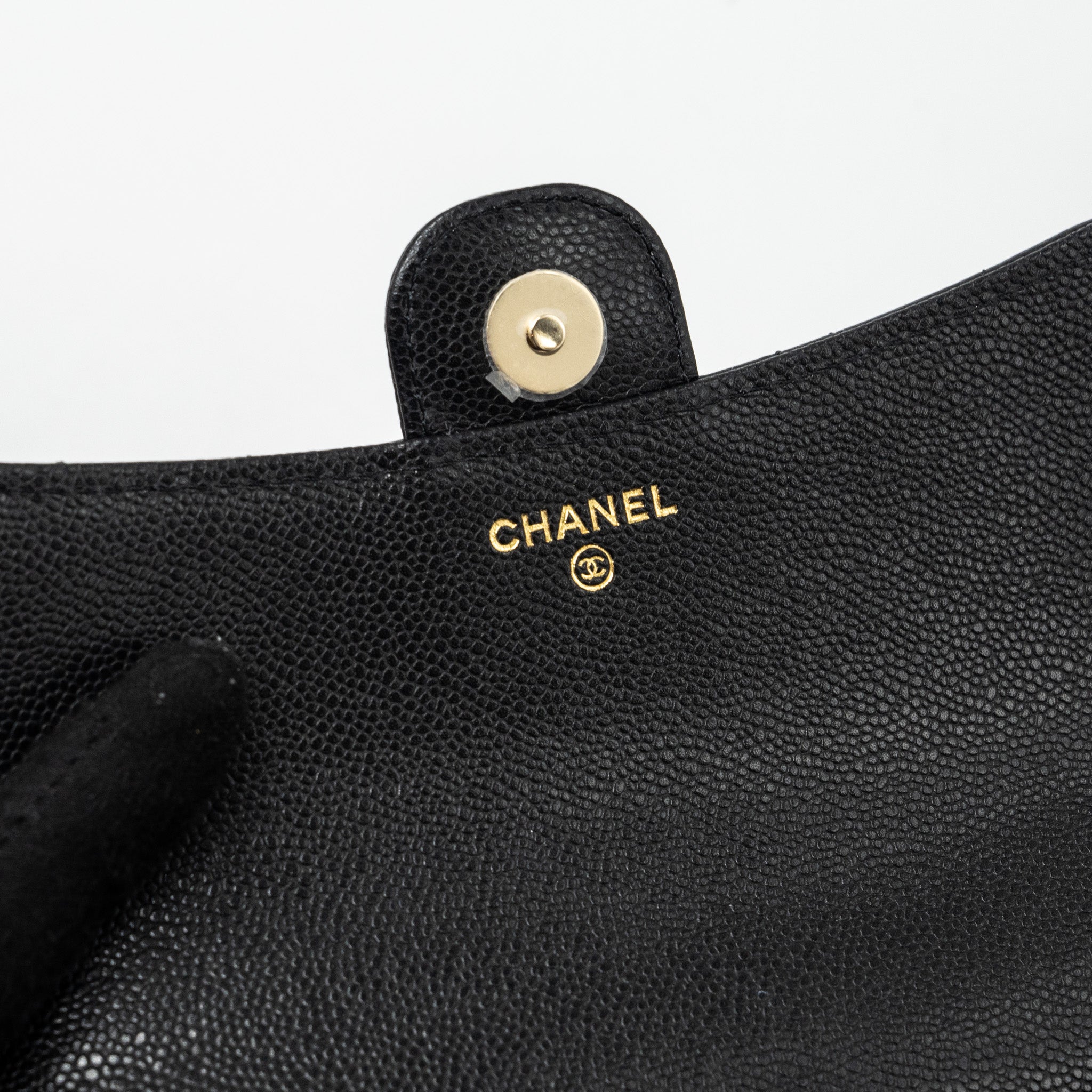 chanel-double-pocket-wallet-on-chain-caviar-black-lghwmicrochip