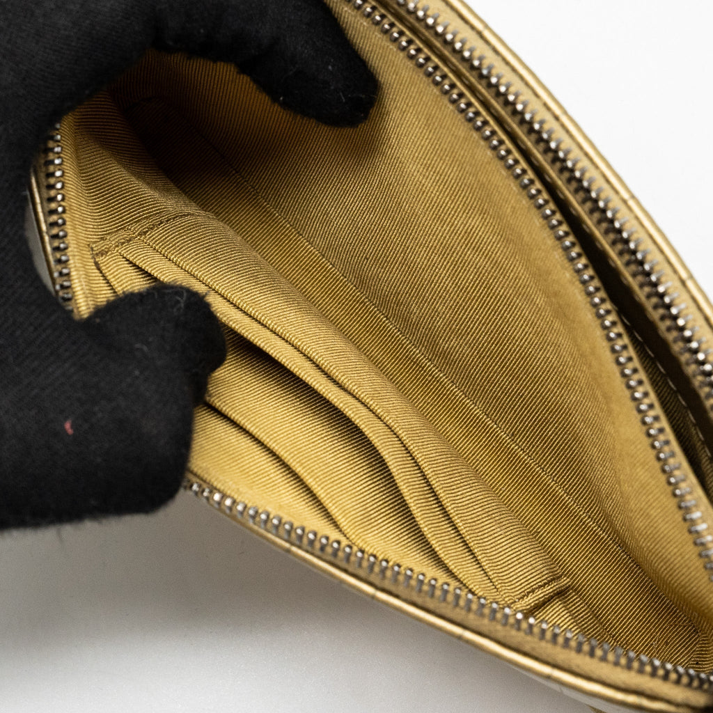 chanel-gabrielle-double-zip-clutch-on-chain-crocodile-embossed-calfskin-gold-multicolour-hardware