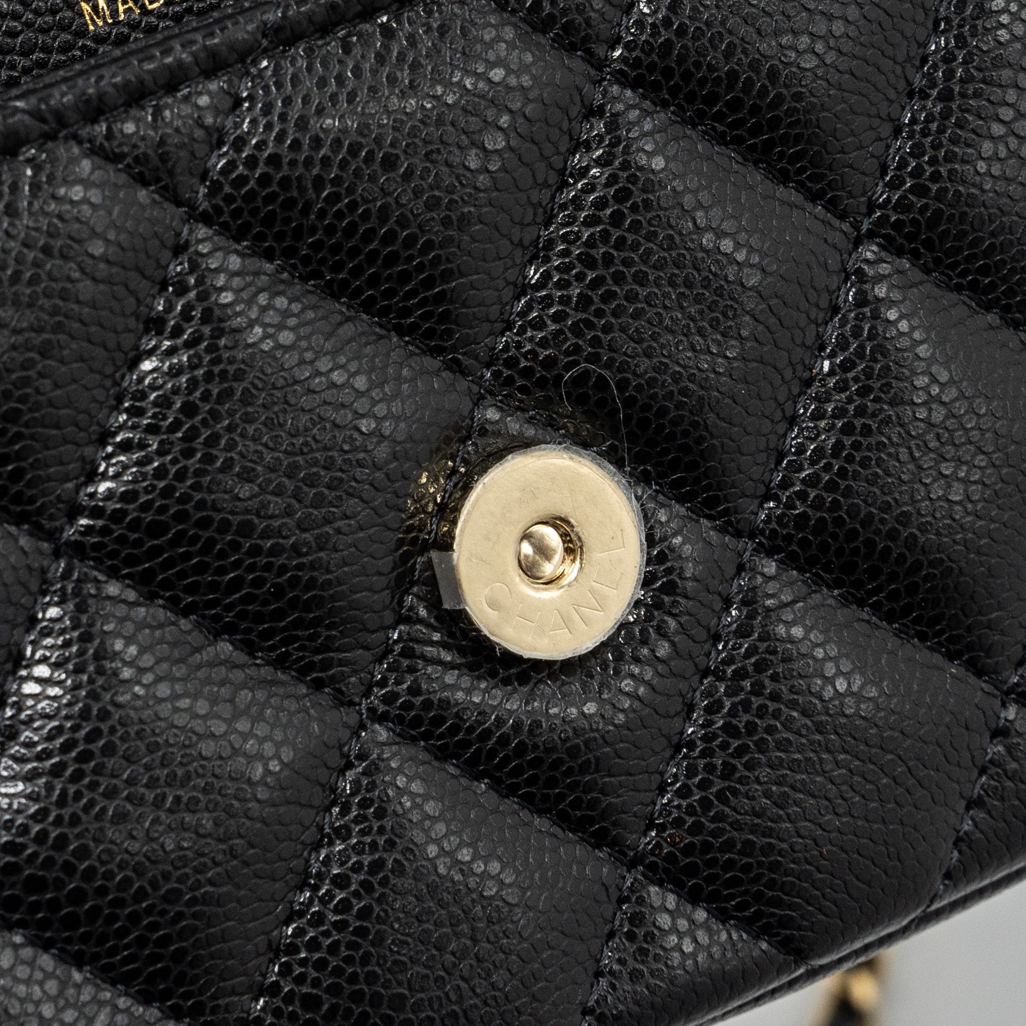chanel-double-pocket-wallet-on-chain-caviar-black-lghwmicrochip