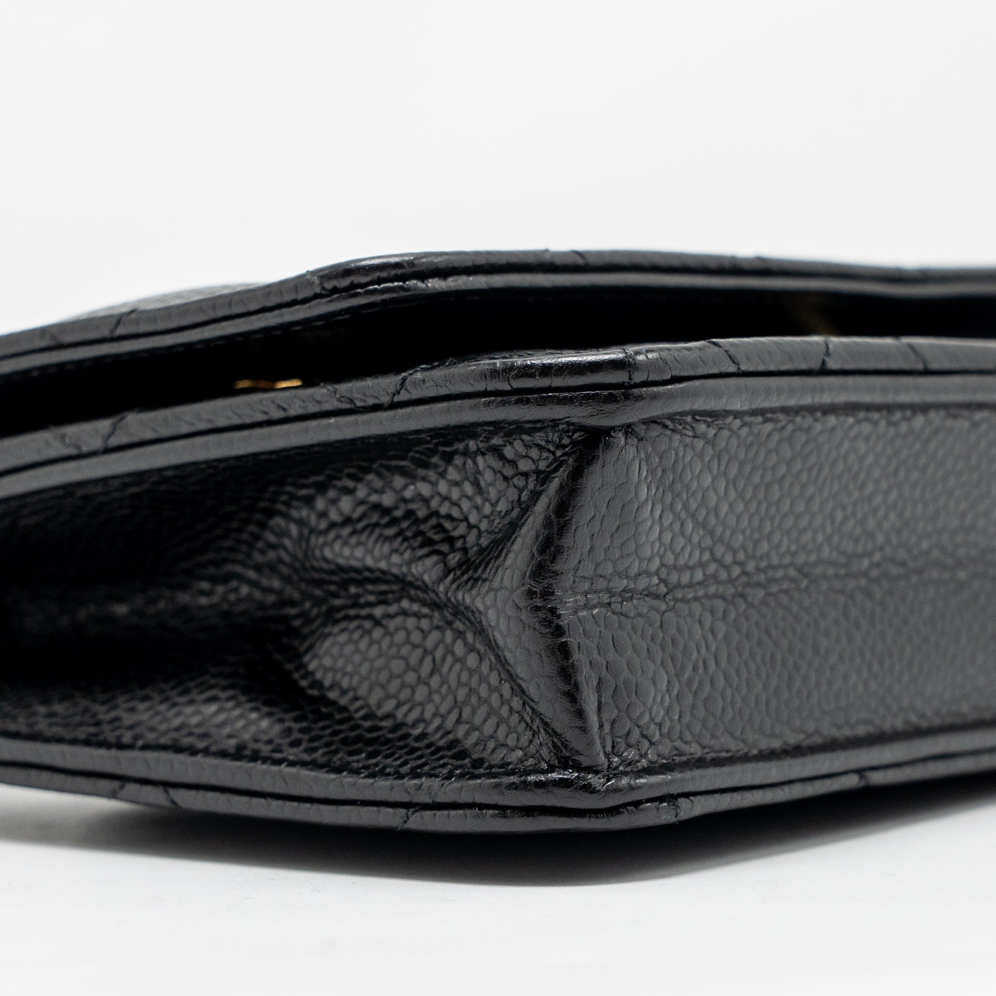 chanel-classic-wallet-on-chain-caviar-black-ghwmicrochip-4