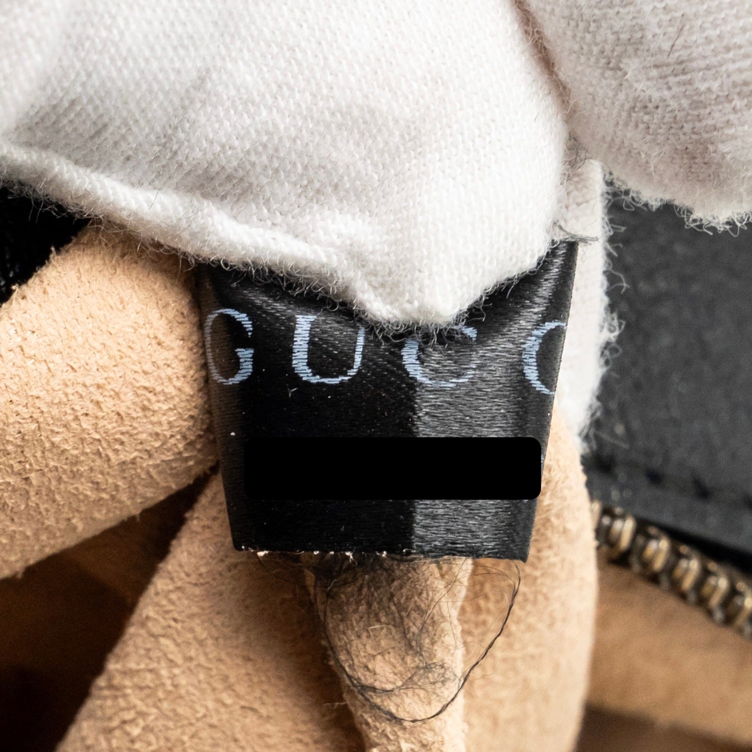 gucci-gg-marmont-round-crossbody-bag-calfskin-black-ghw
