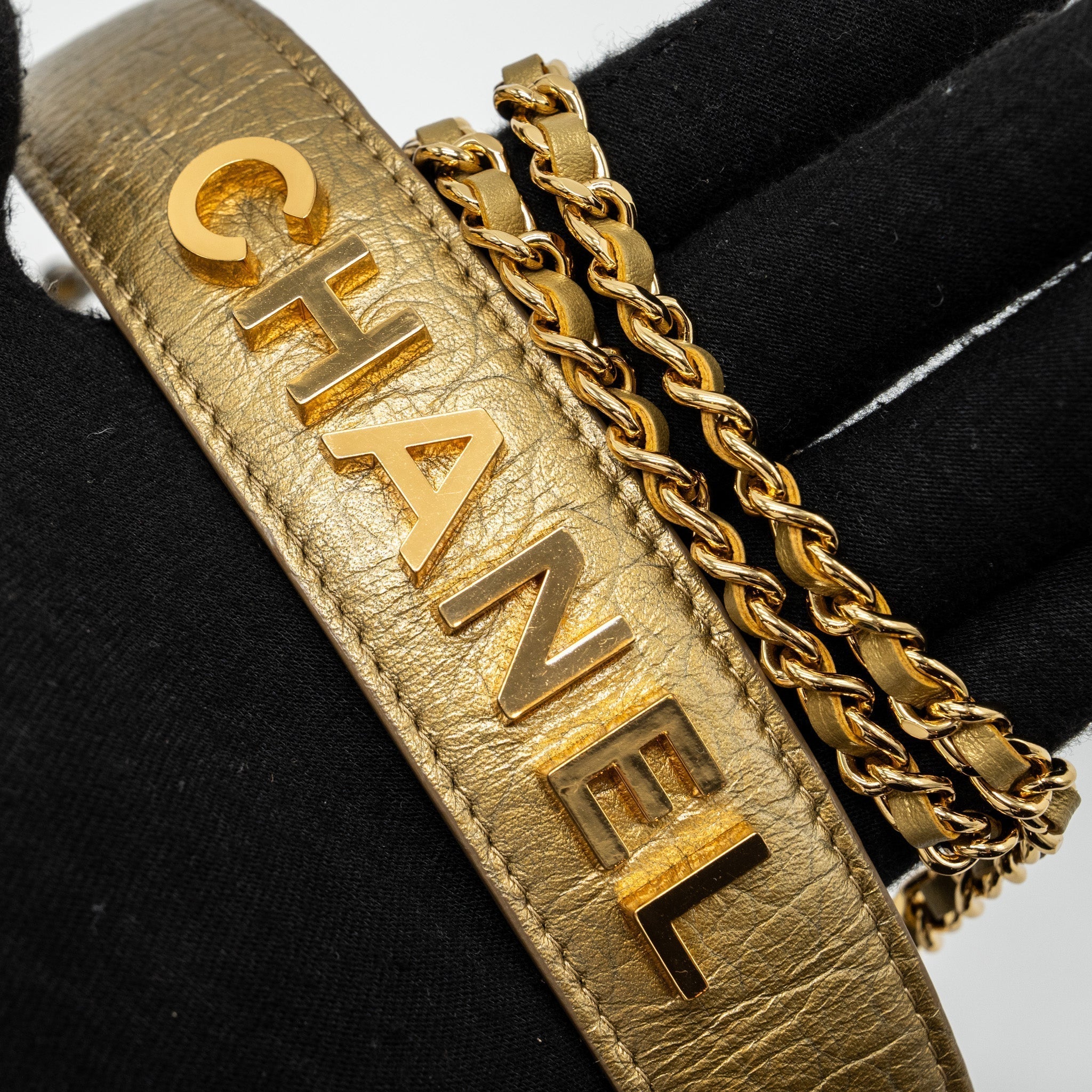chanel-gabrielle-double-zip-clutch-on-chain-crocodile-embossed-calfskin-gold-multicolour-hardware