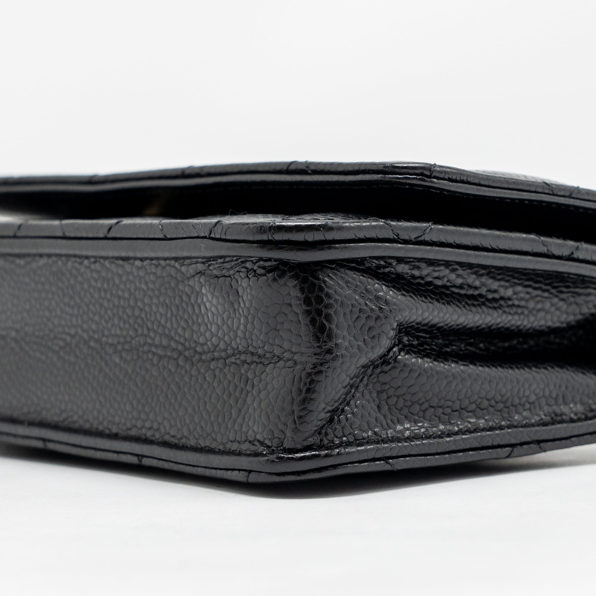 chanel-classic-wallet-on-chain-caviar-black-ghwmicrochip-4
