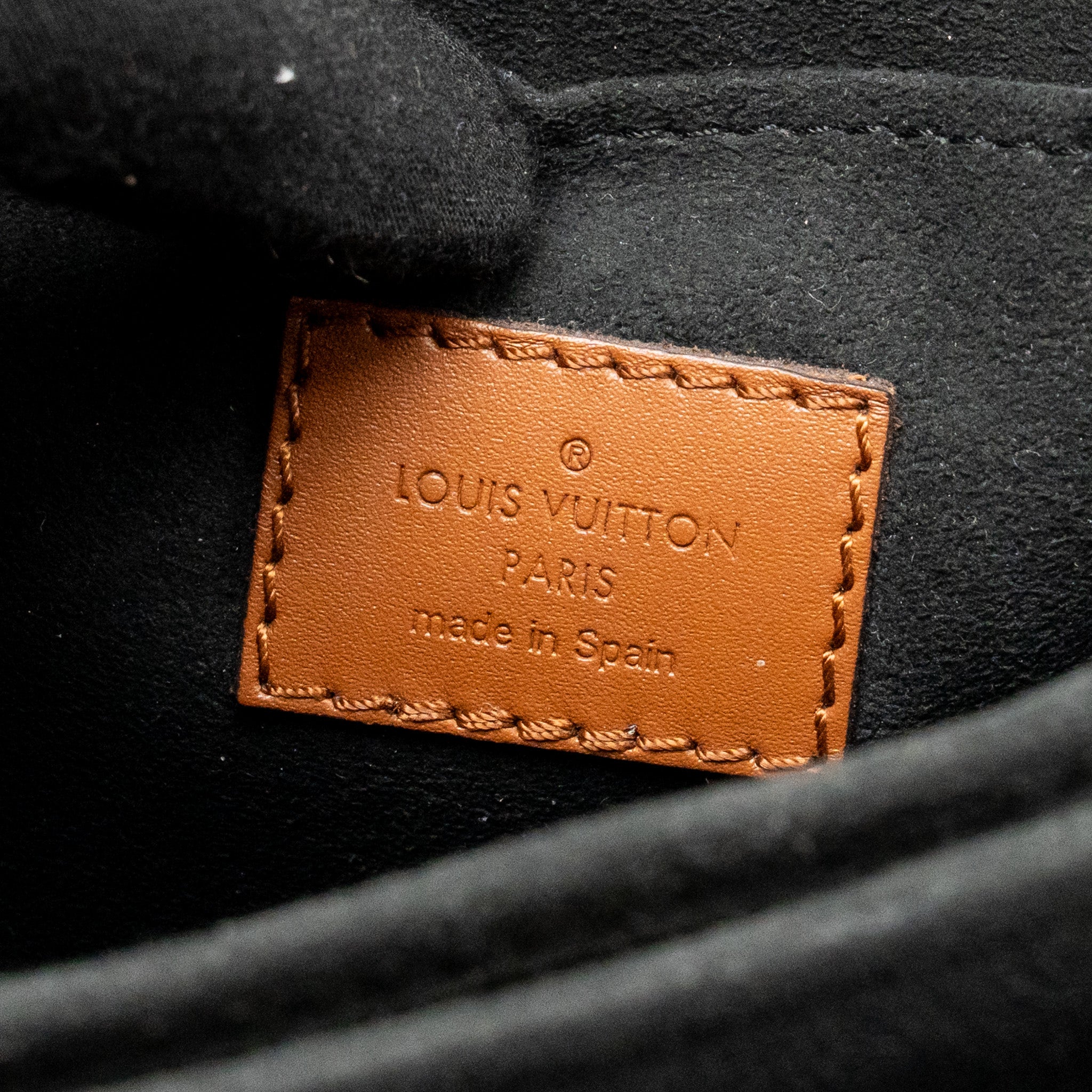 louis-vuitton-dauphine-mm-monogram-monogram-reverse-canvas-ghw