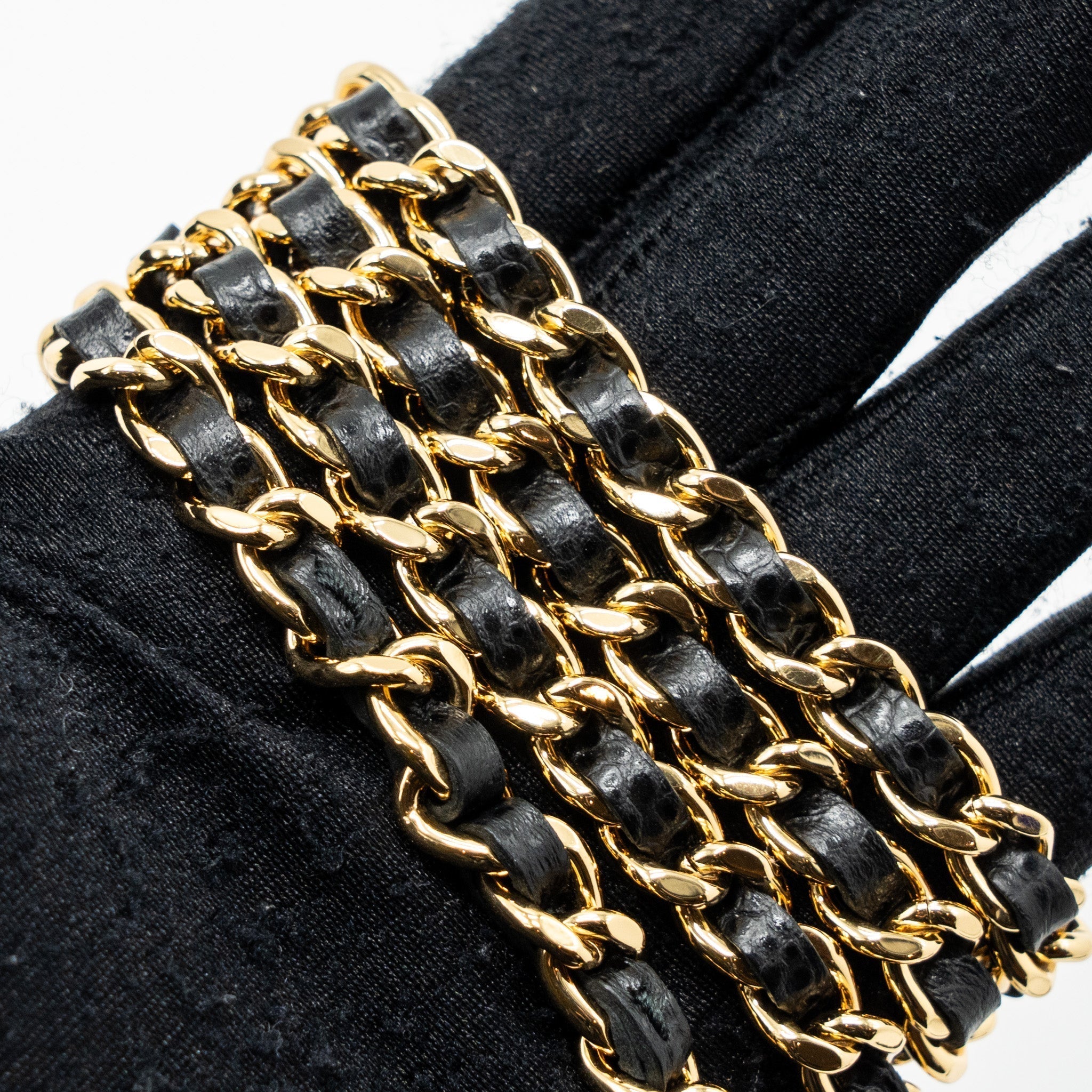 chanel-classic-wallet-on-chain-caviar-black-ghw-15