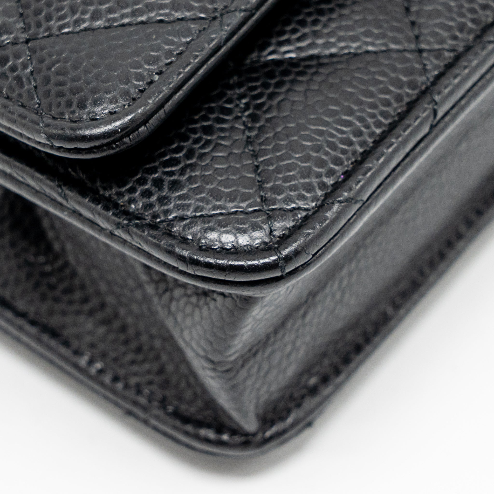 chanel-classic-wallet-on-chain-caviar-black-ghwmicrochip-4