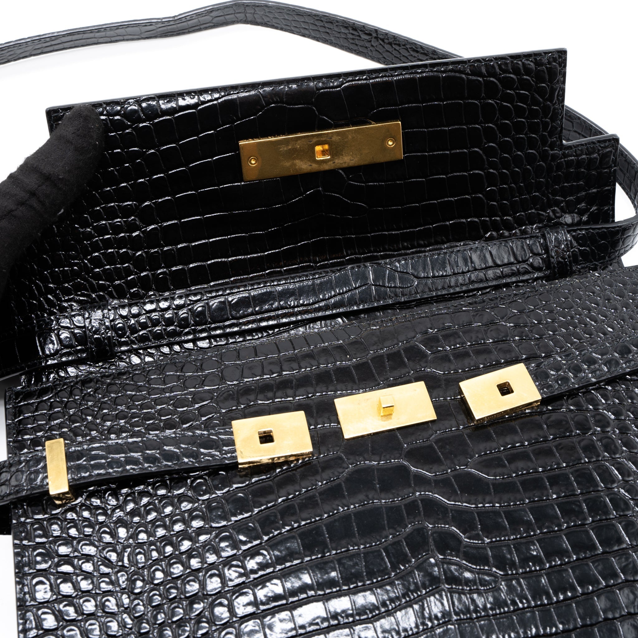 saint-laurent-manhattan-shoulder-bag-crocodile-embossed-black-ghw